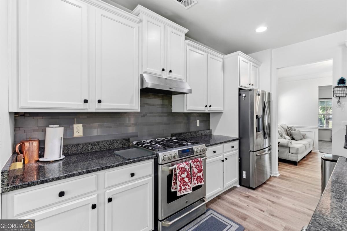 4676 Water Mill Drive Property Photo 13