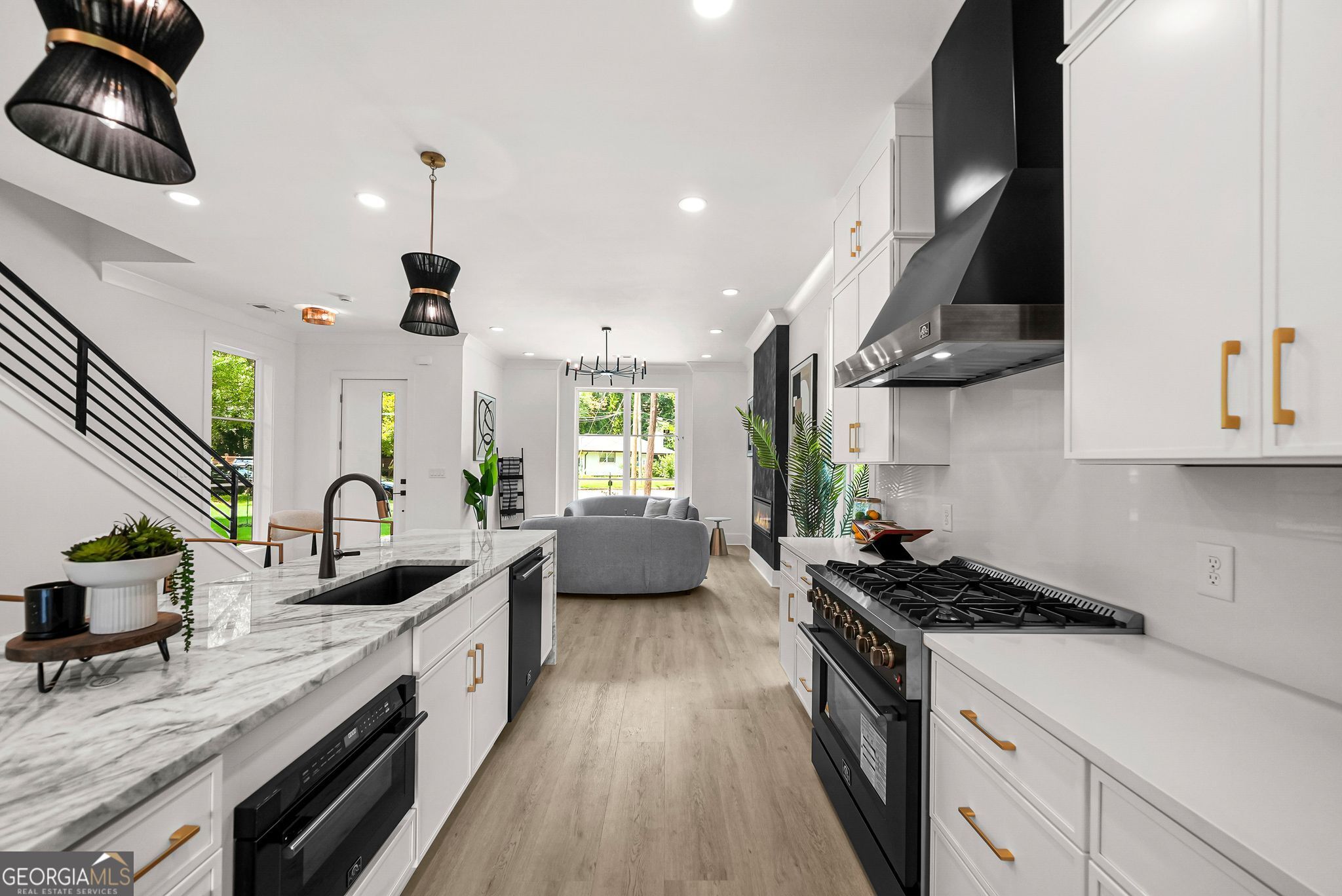 1776 S Gordon Street Sw Property Photo 8