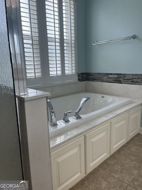106 S Cambridge Drive Property Photo 3