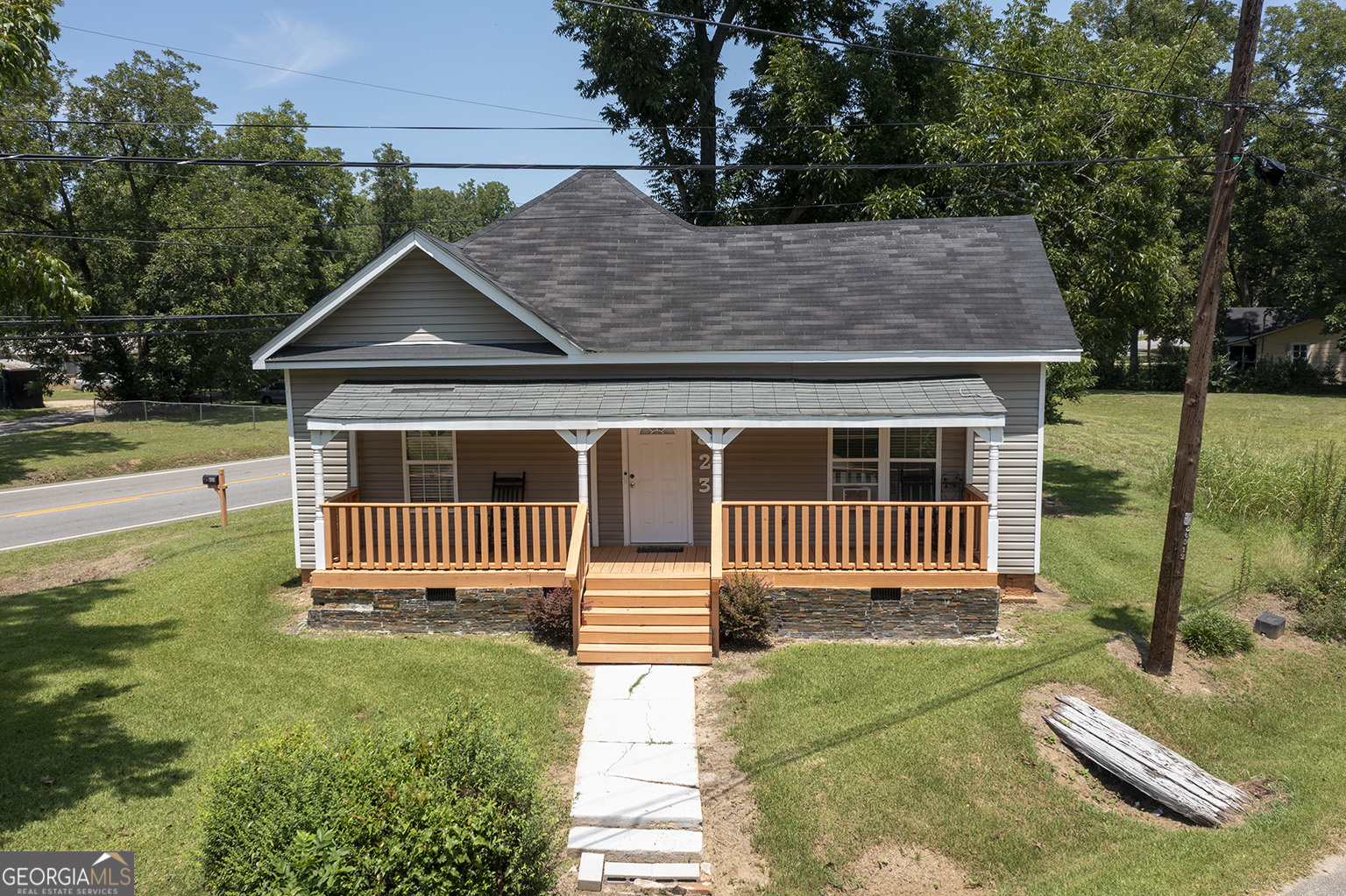 823 Cooper Drive Ne Property Photo 1