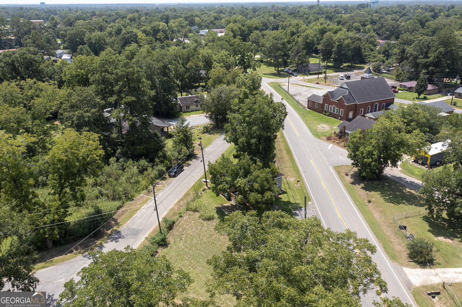 823 Cooper Drive Ne Property Photo 3