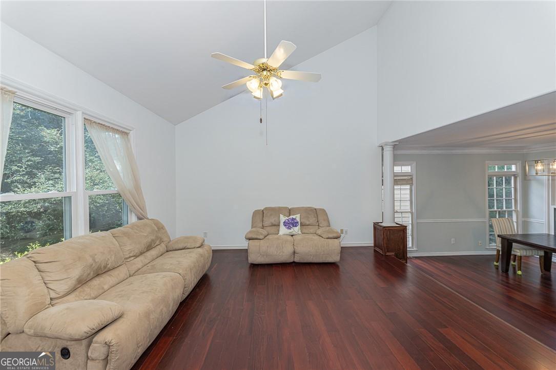 3165 Park Chase Property Photo 4