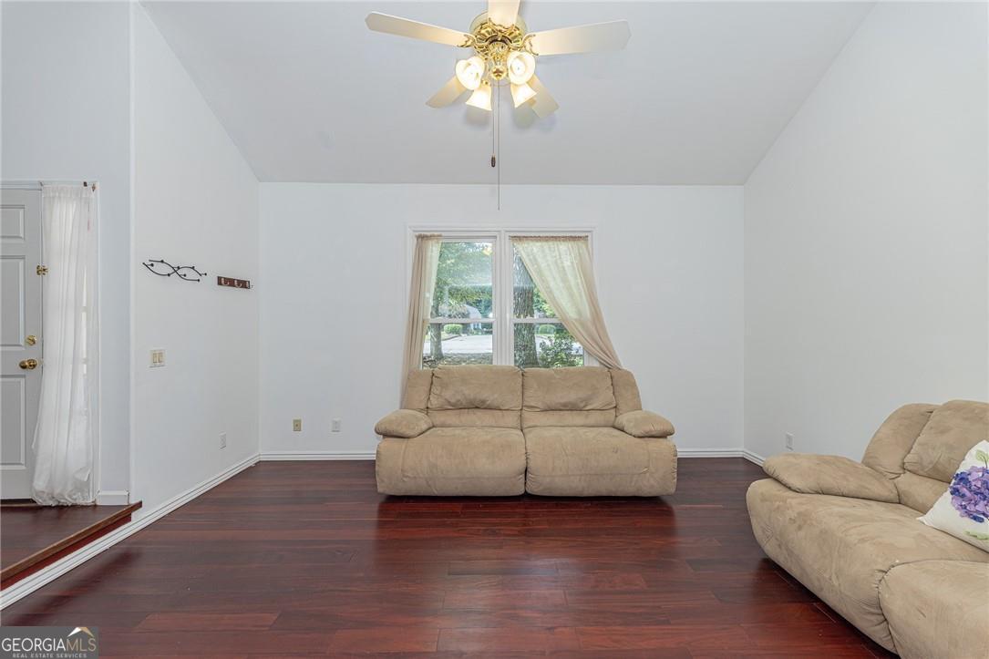 3165 Park Chase Property Photo 5