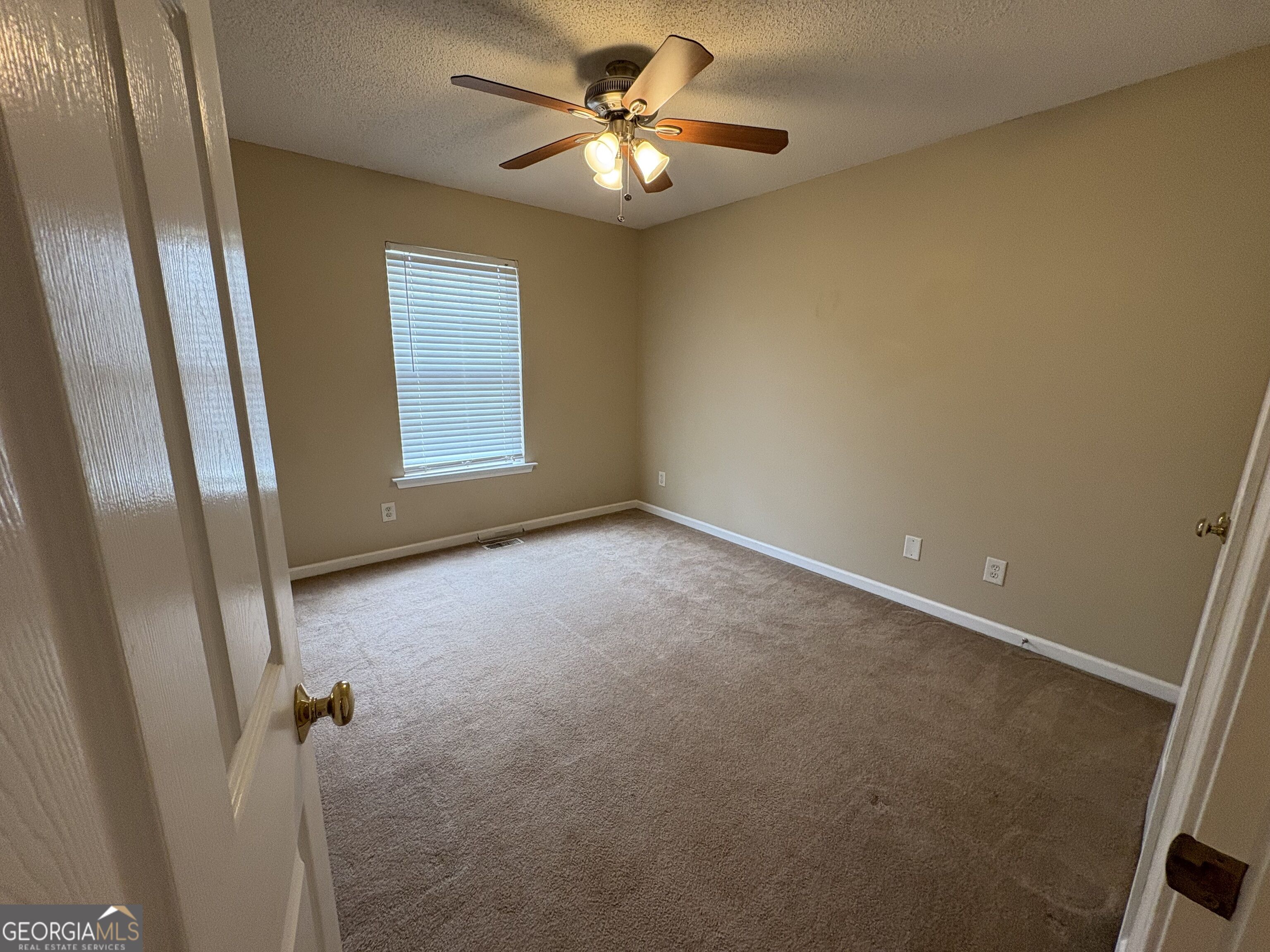 13 Ferry Crossing Drive Se Property Photo 9