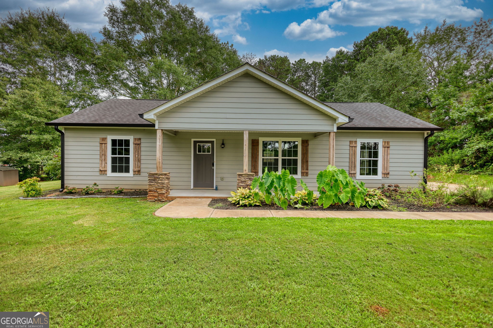 1020 Flat Rock Road Property Photo 1