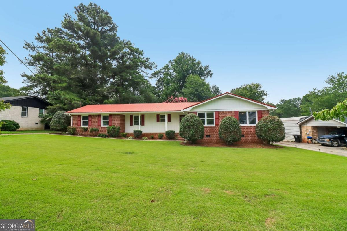 139 Bruce Court Property Photo 3