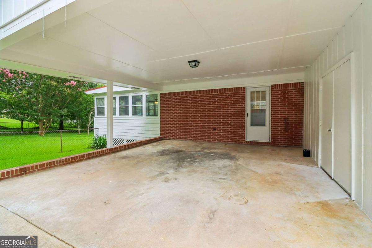 139 Bruce Court Property Photo 7
