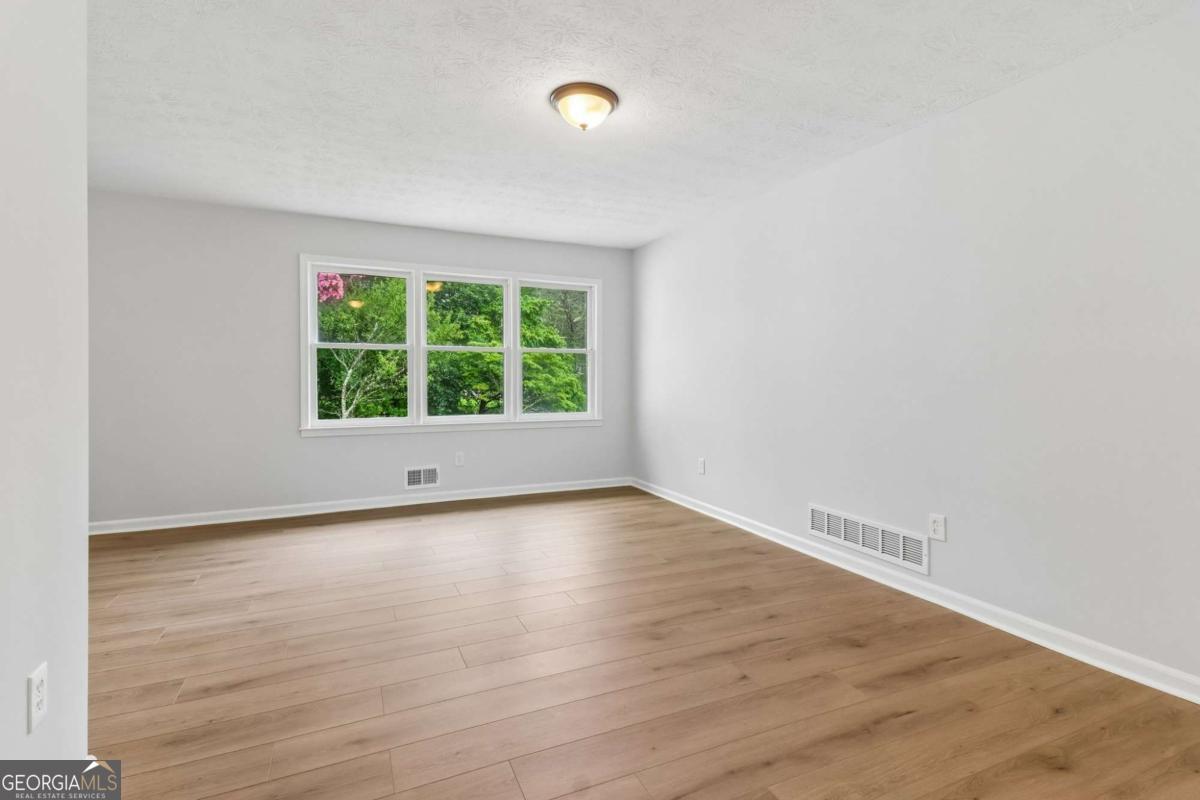 139 Bruce Court Property Photo 18
