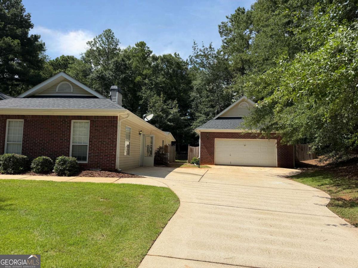 1105 River Green Court Property Photo 3