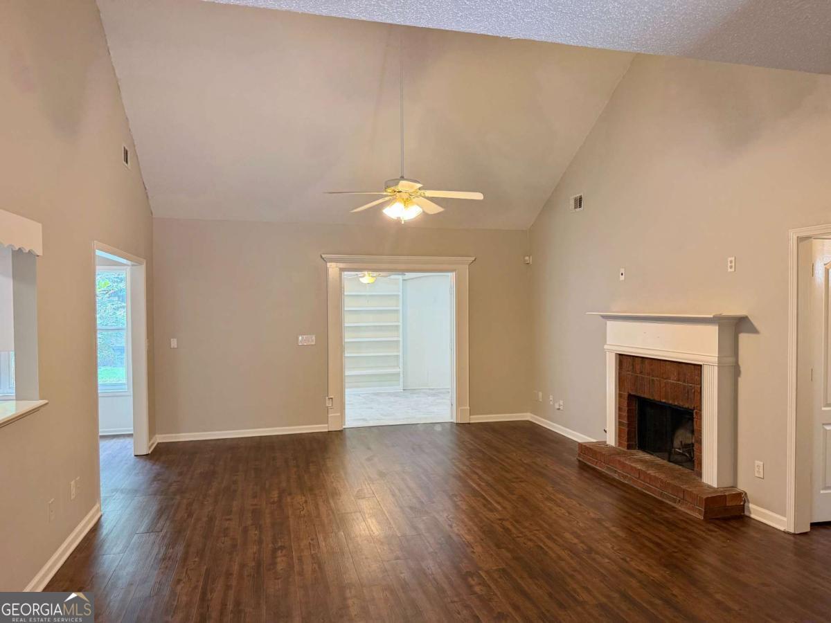 1105 River Green Court Property Photo 5