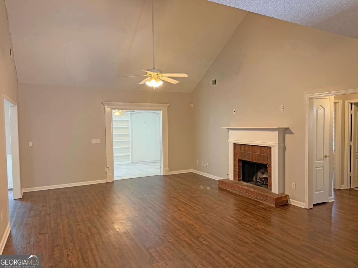 1105 River Green Court Property Photo 7