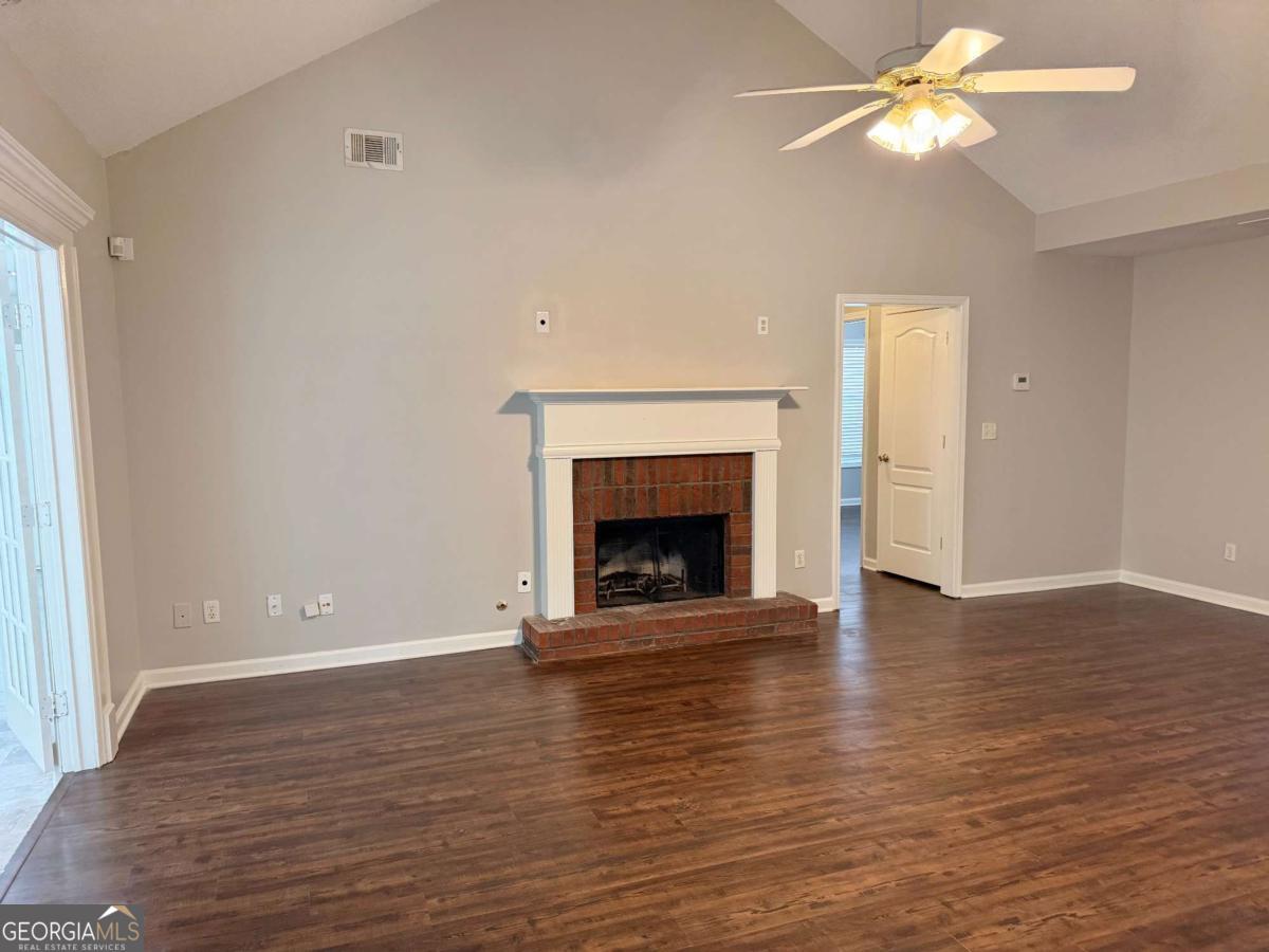 1105 River Green Court Property Photo 9