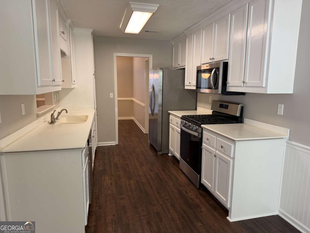 1105 River Green Court Property Photo 10