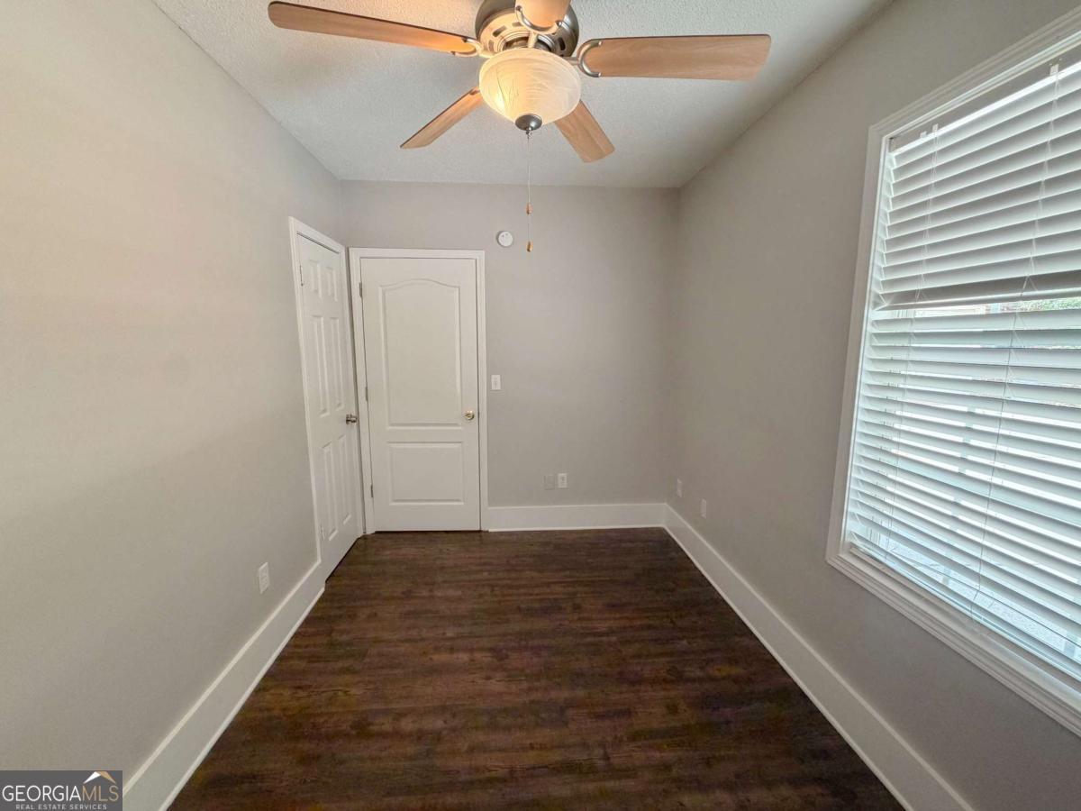 1105 River Green Court Property Photo 32