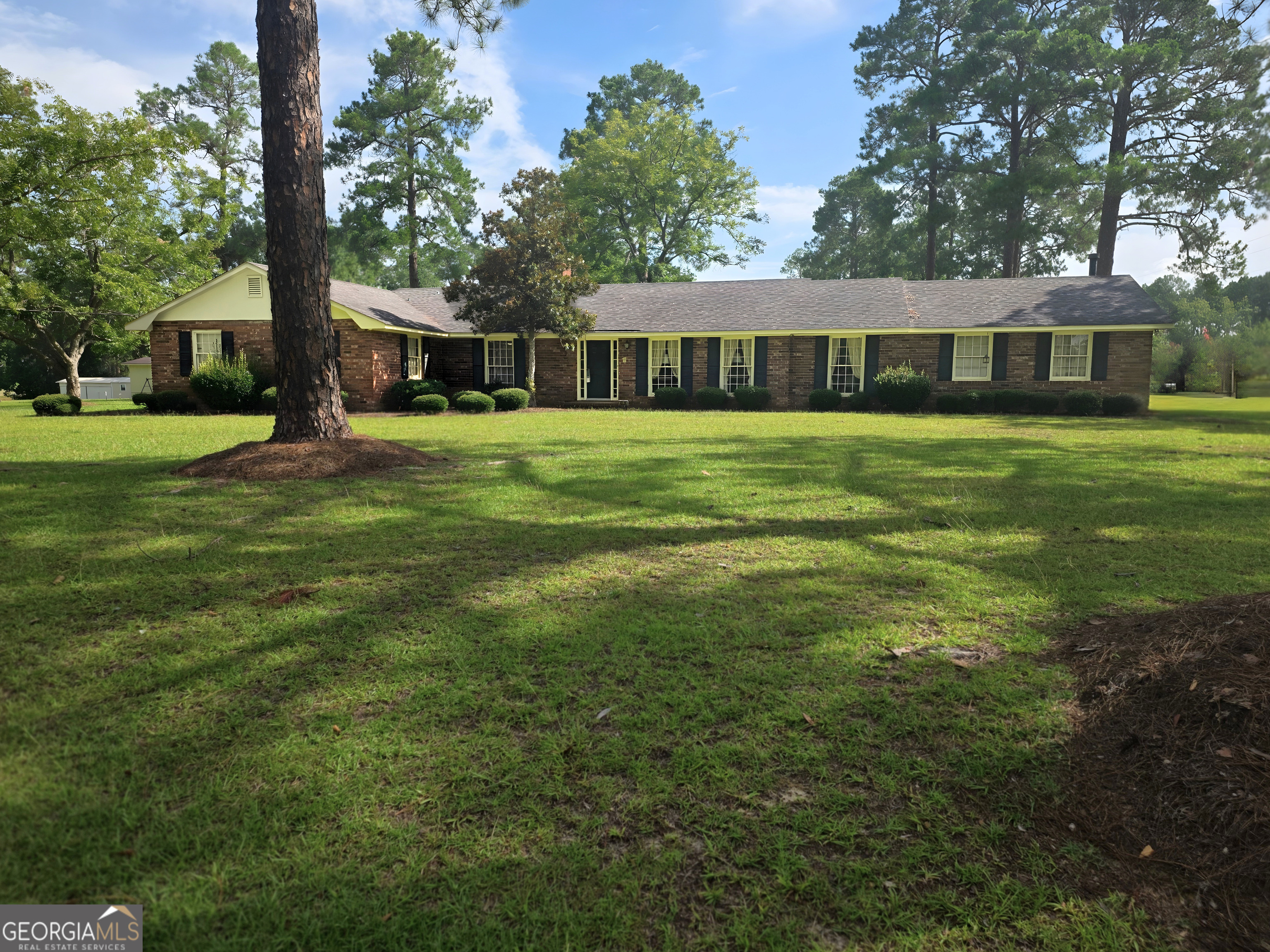 400 W Willow Lake Drive Property Photo 1