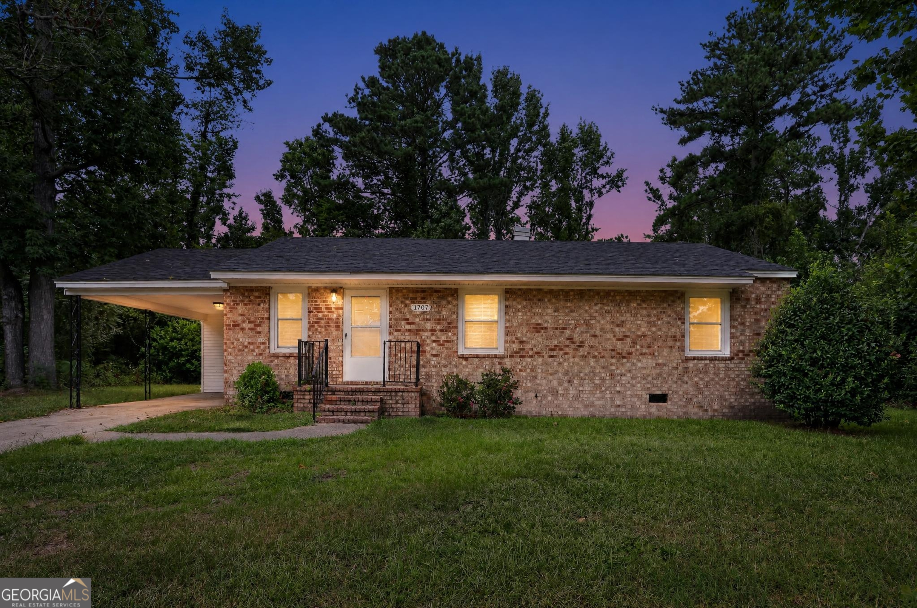 1707 Macintosh Terrace Property Photo 2