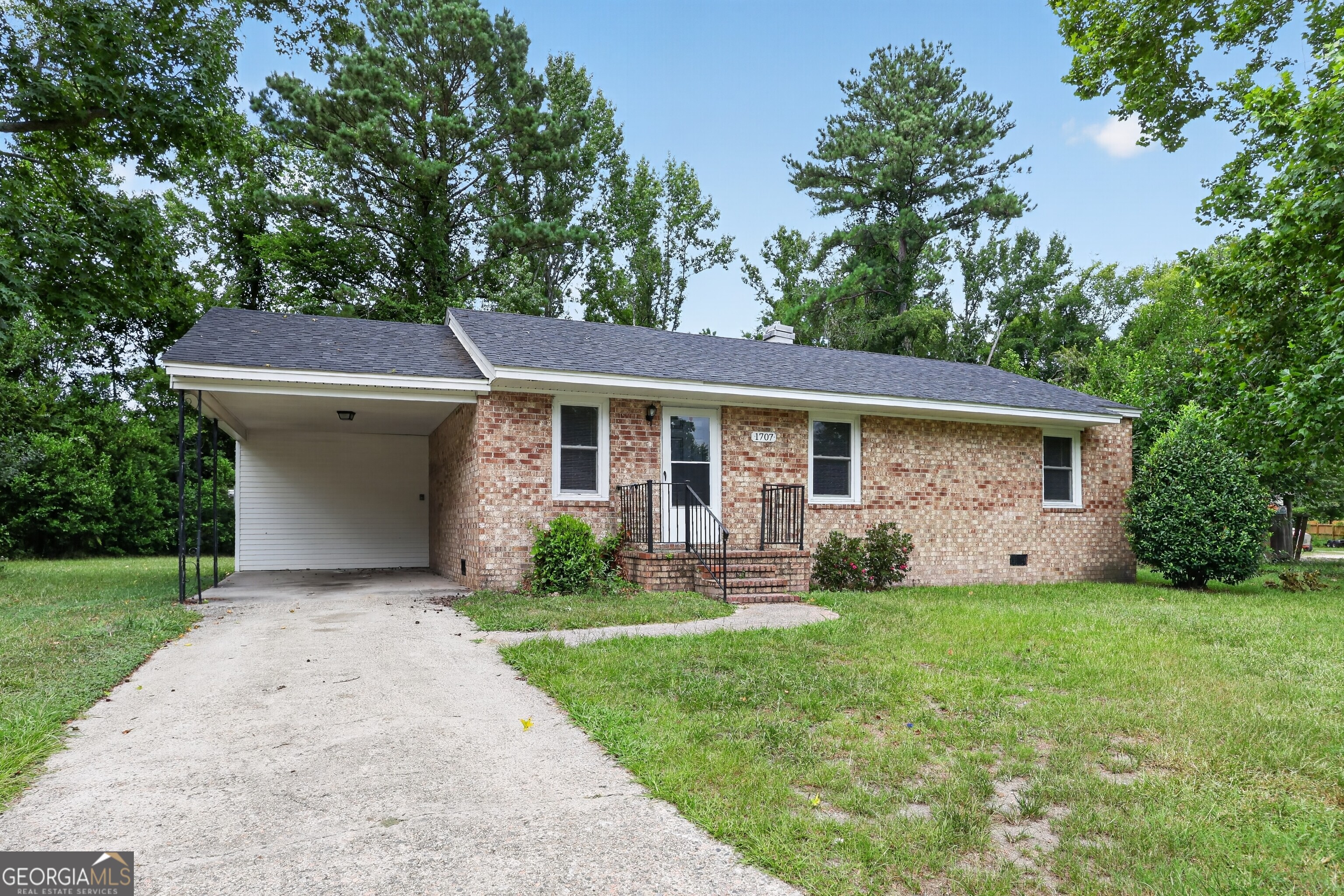 1707 Macintosh Terrace Property Photo 3