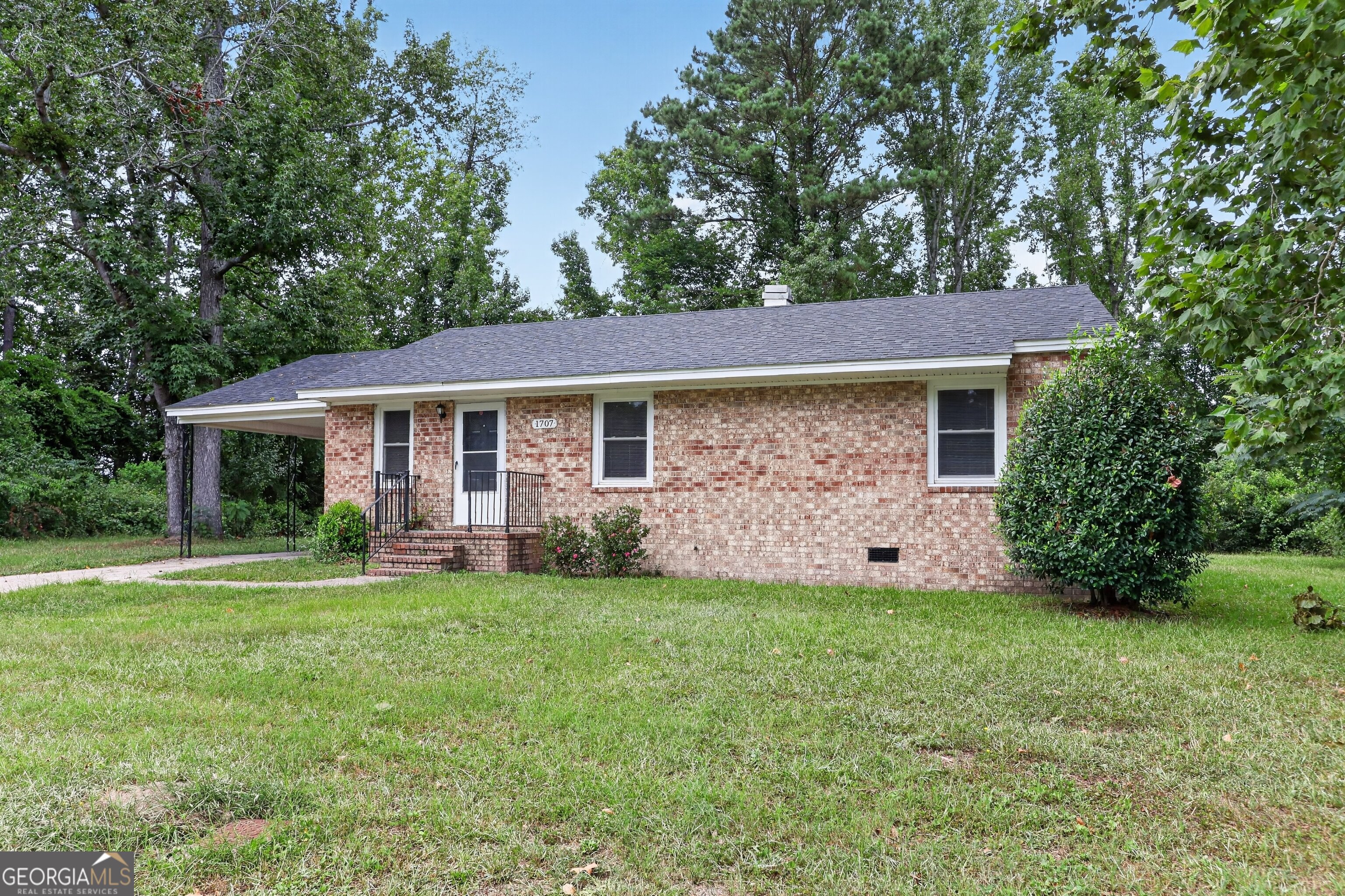 1707 Macintosh Terrace Property Photo 4