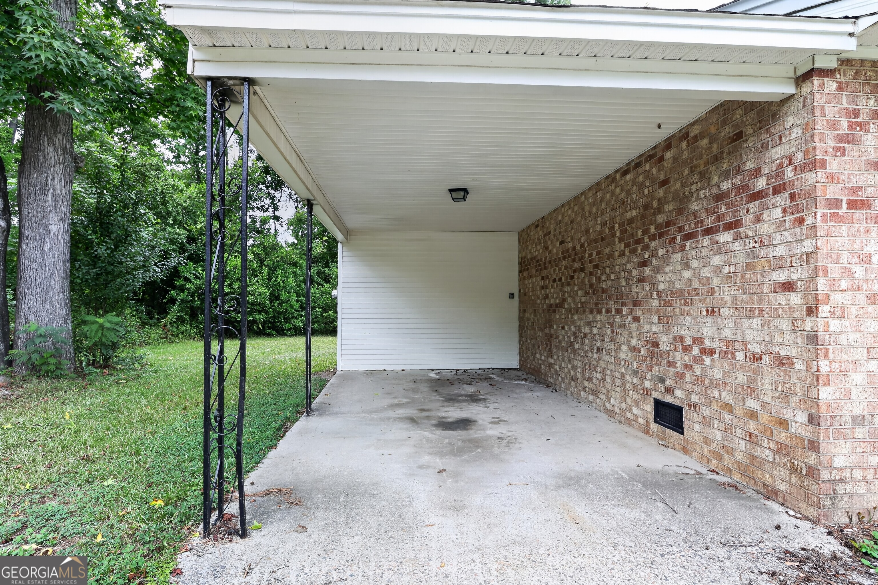 1707 Macintosh Terrace Property Photo 6