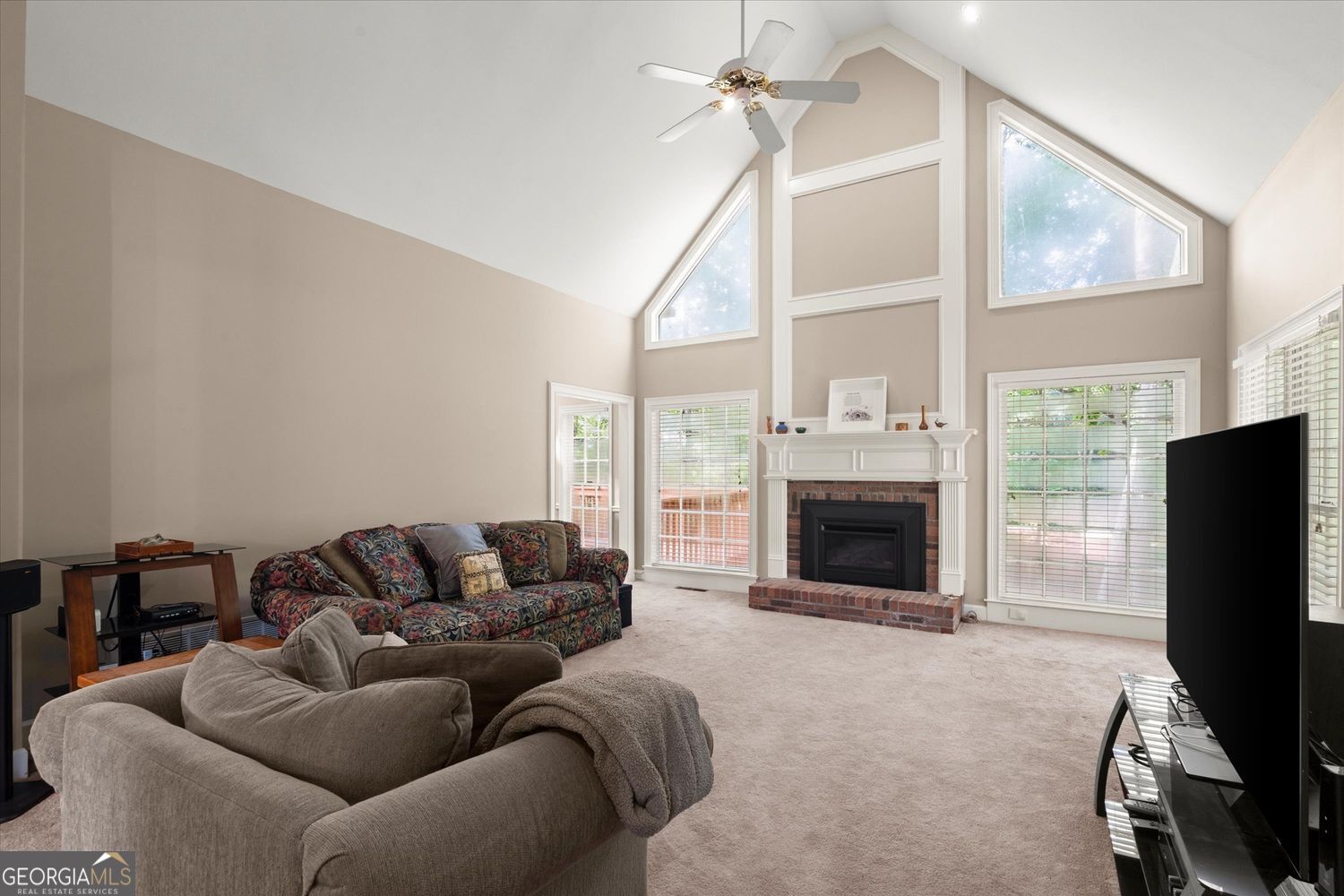 140 Lambdin Lane Property Photo 3