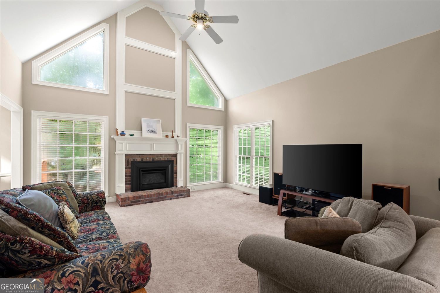140 Lambdin Lane Property Photo 4