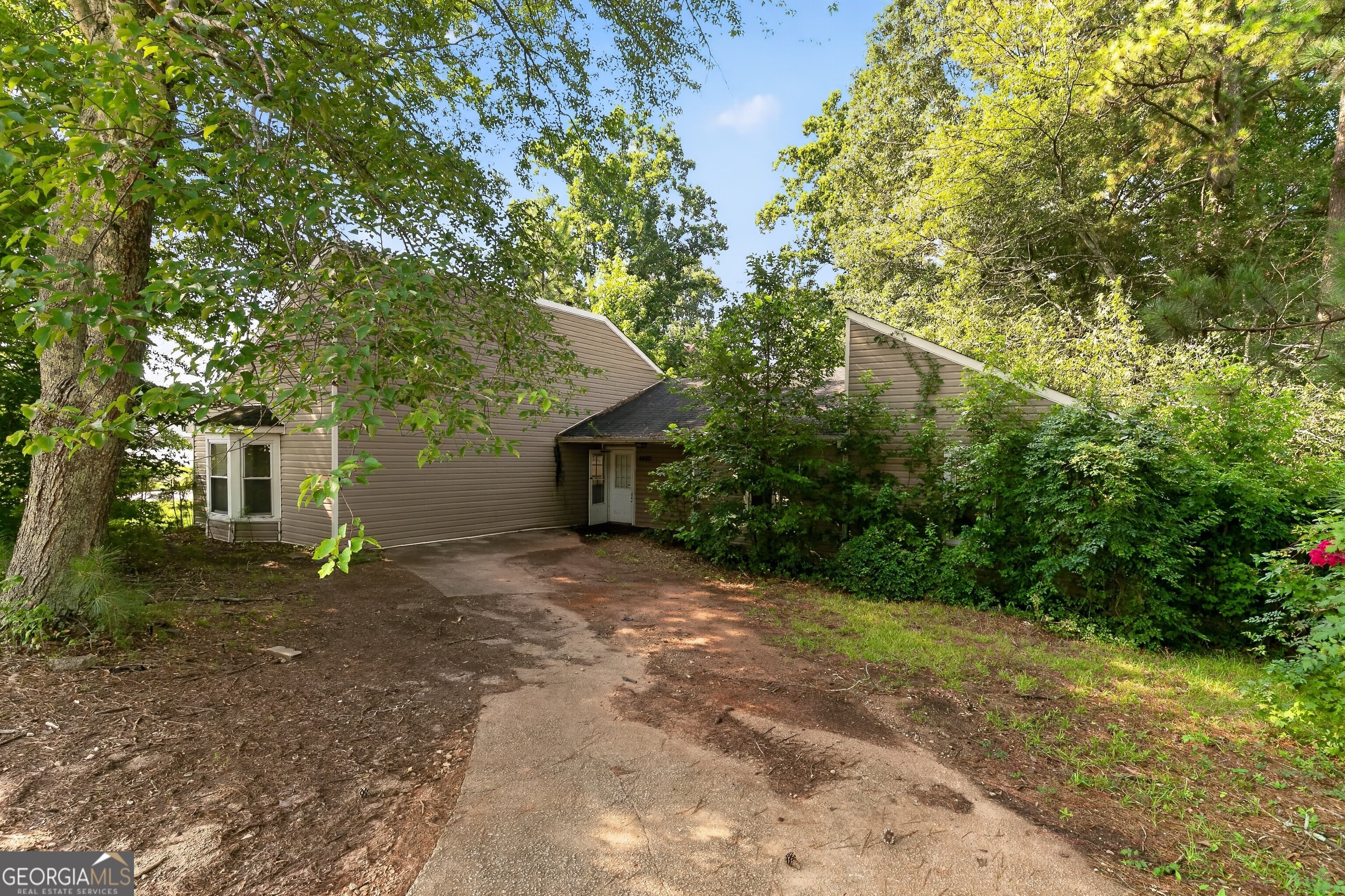 4550 E Paulding Drive Property Photo 2