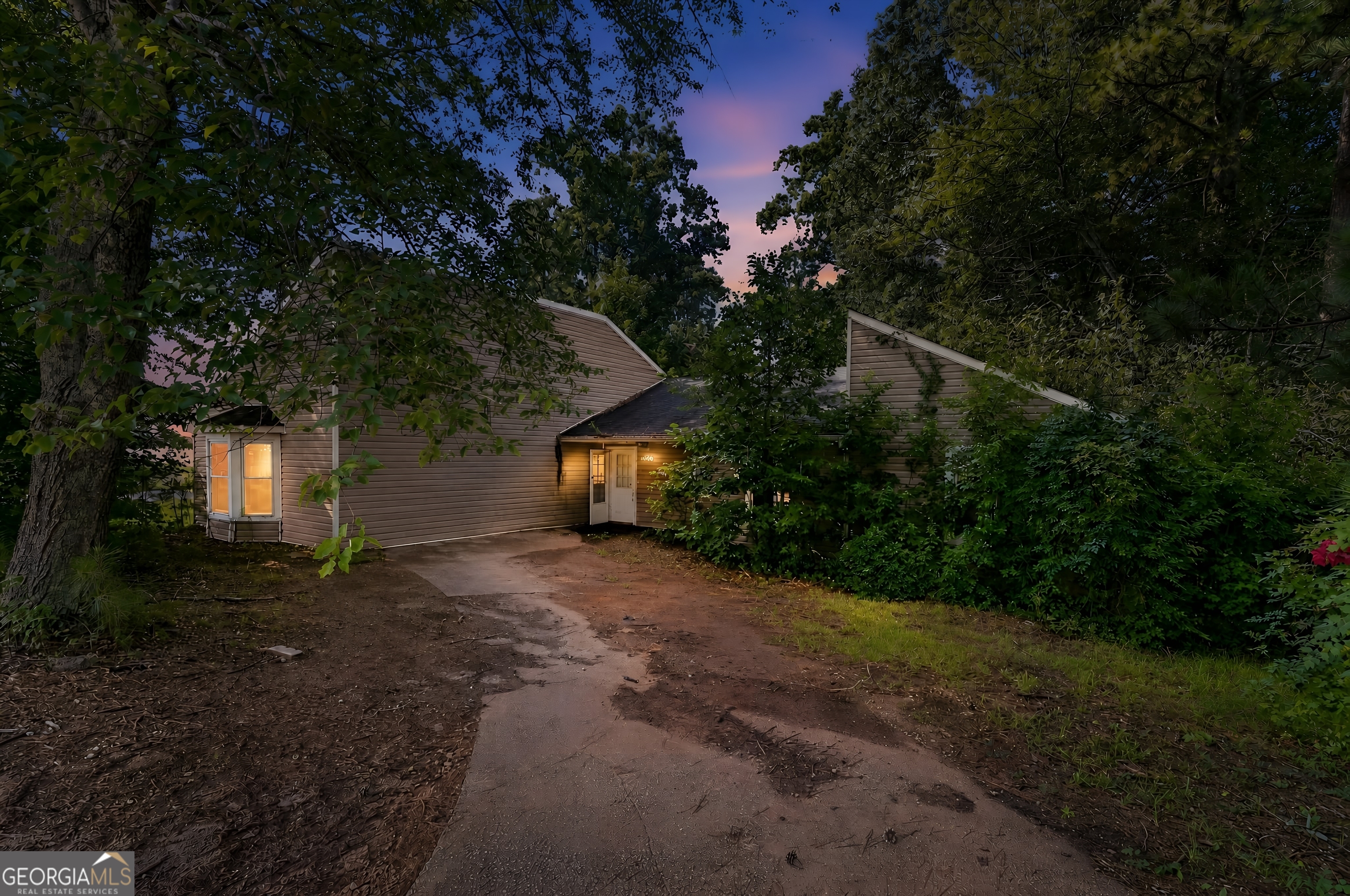 4550 E Paulding Drive Property Photo 3