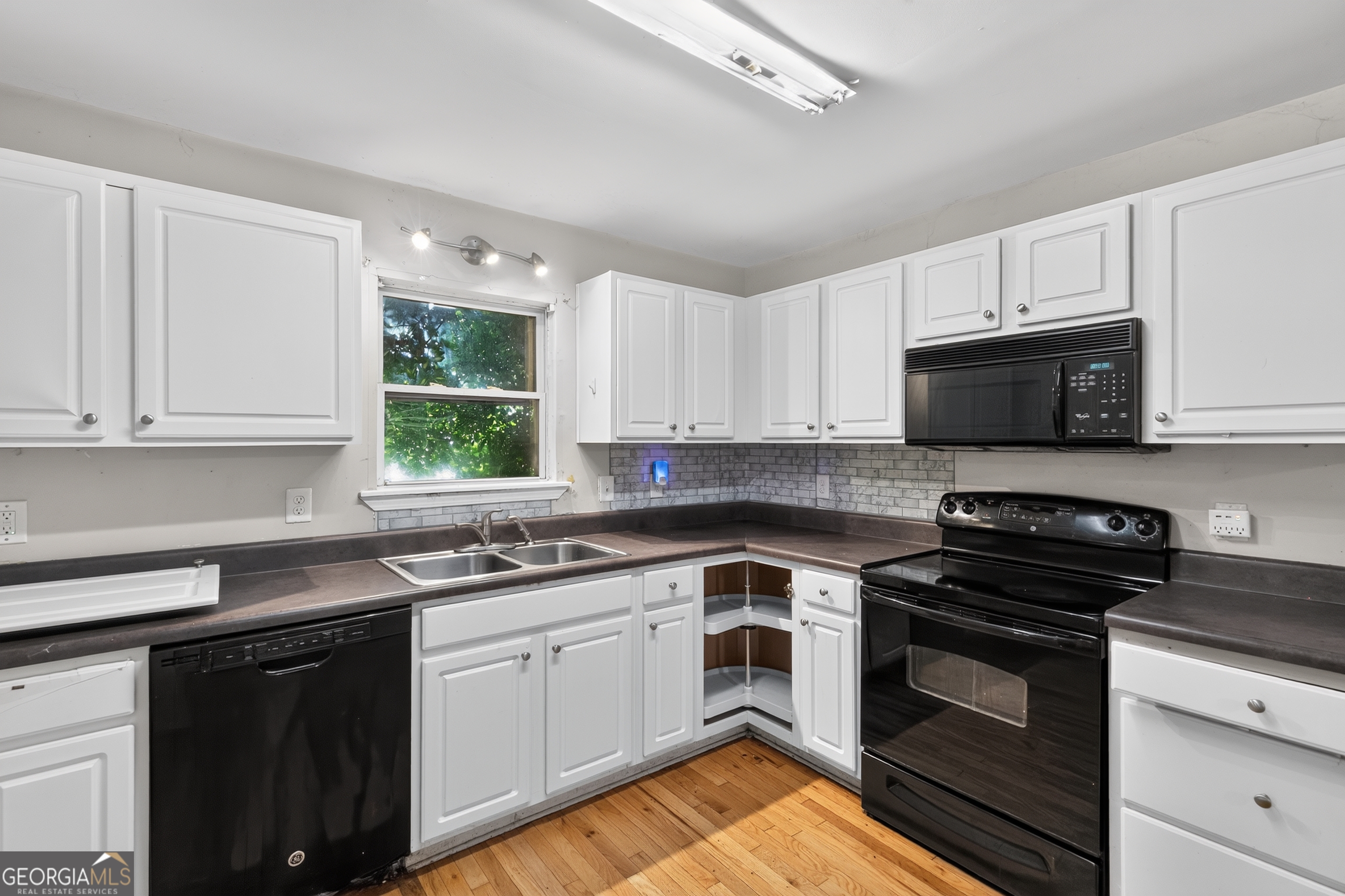 4550 E Paulding Drive Property Photo 15