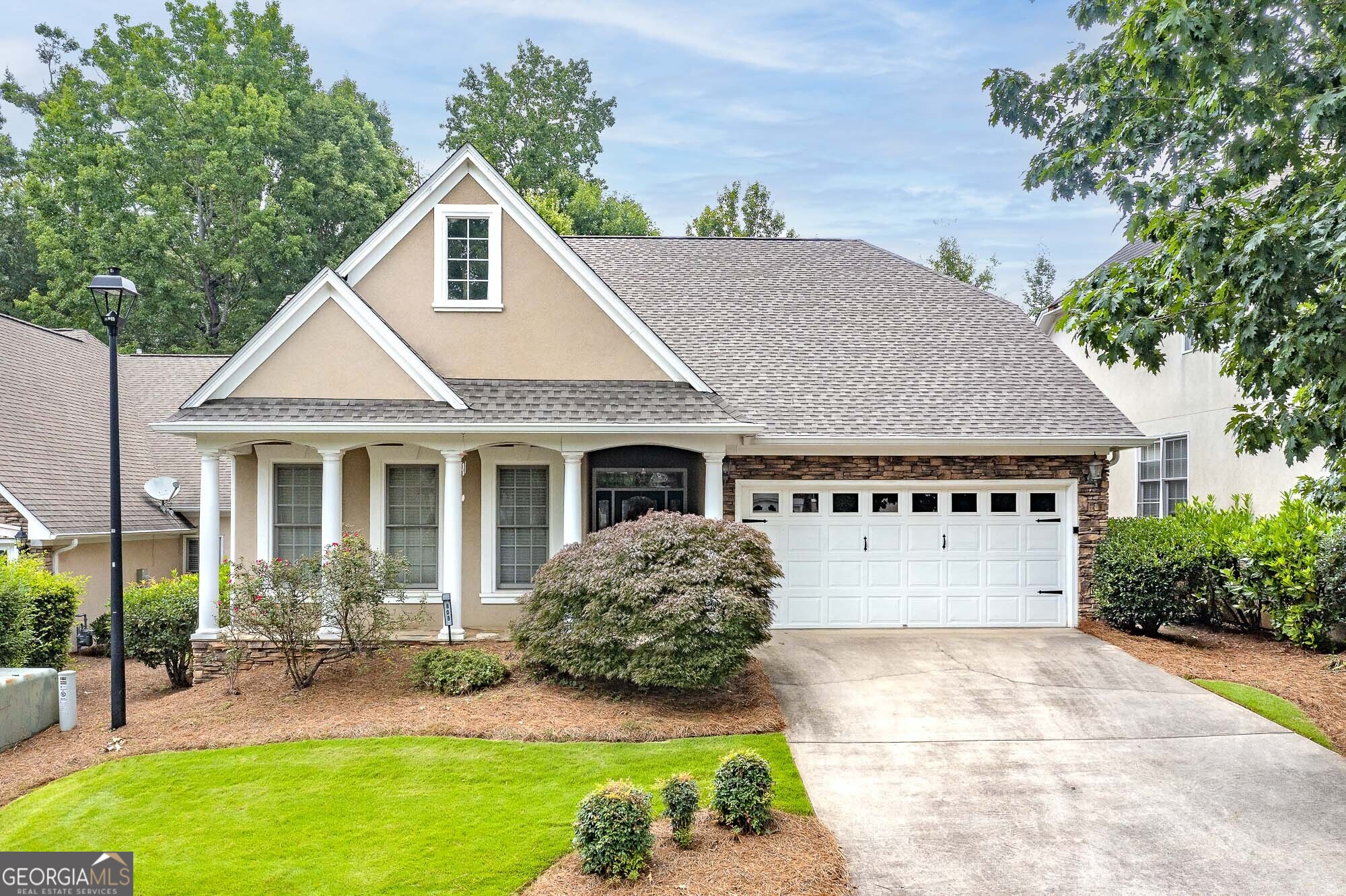 808 Chalet Hills
