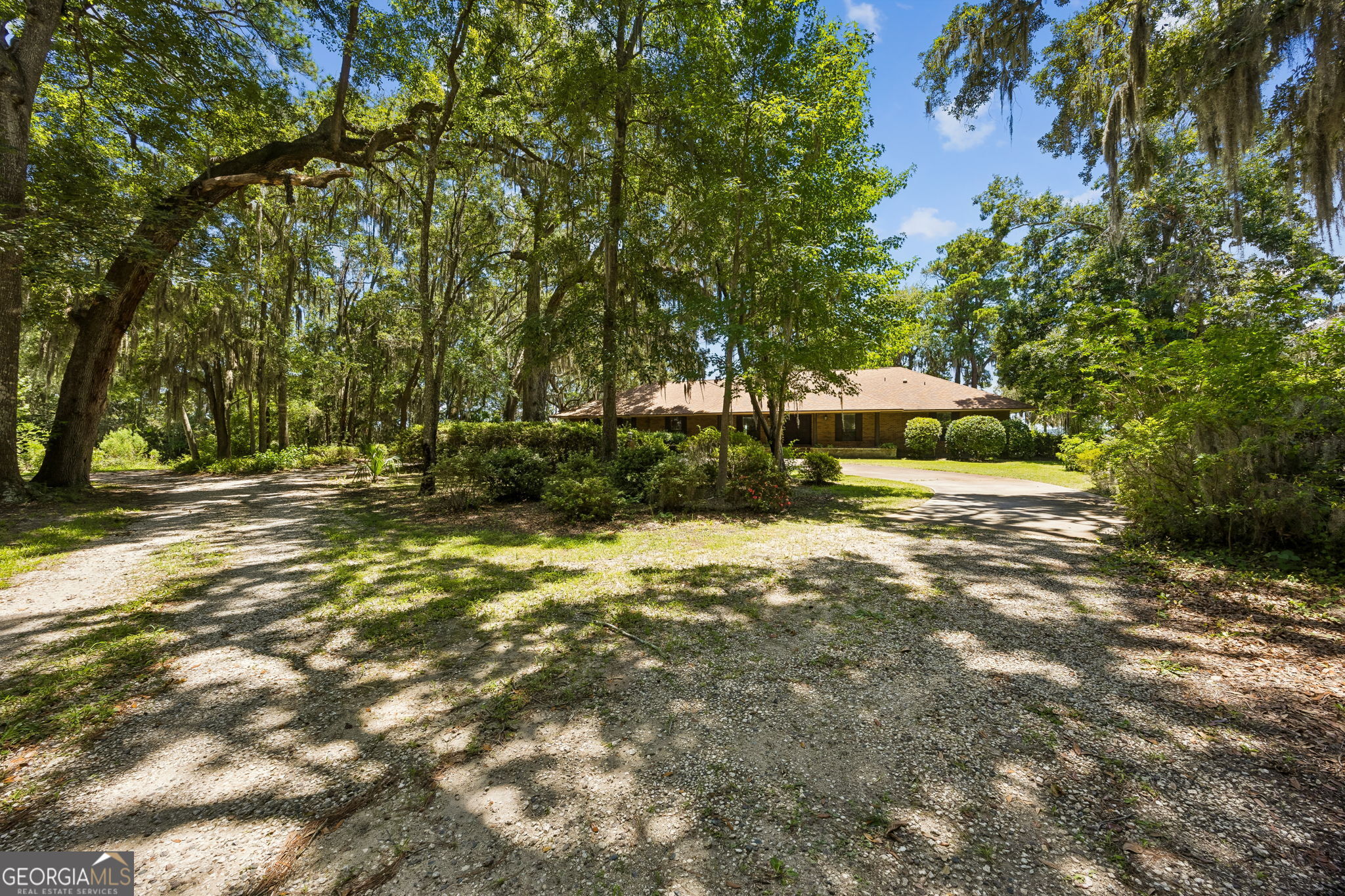 811 Park Street Property Photo 5