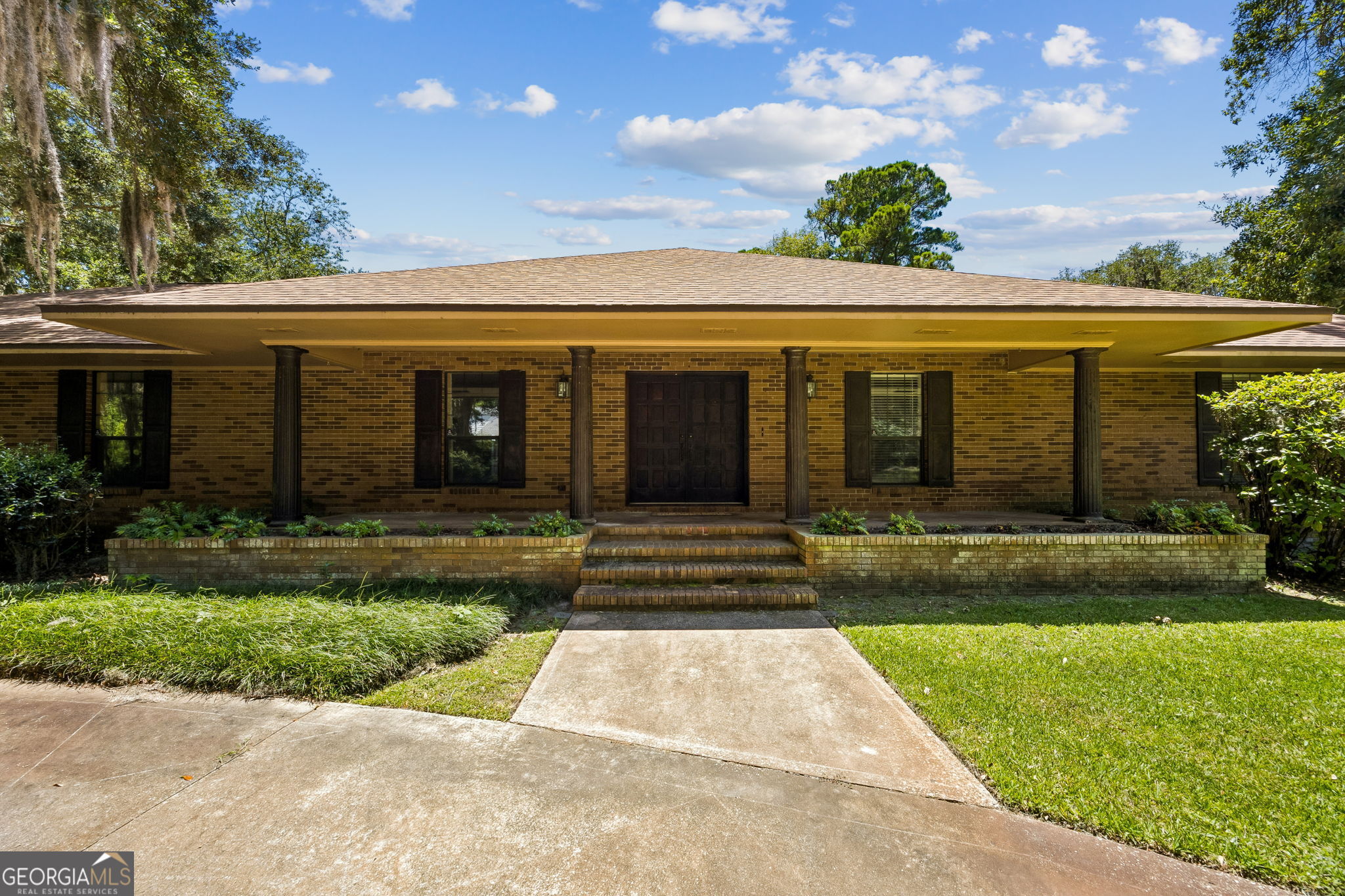 811 Park Street Property Photo 7