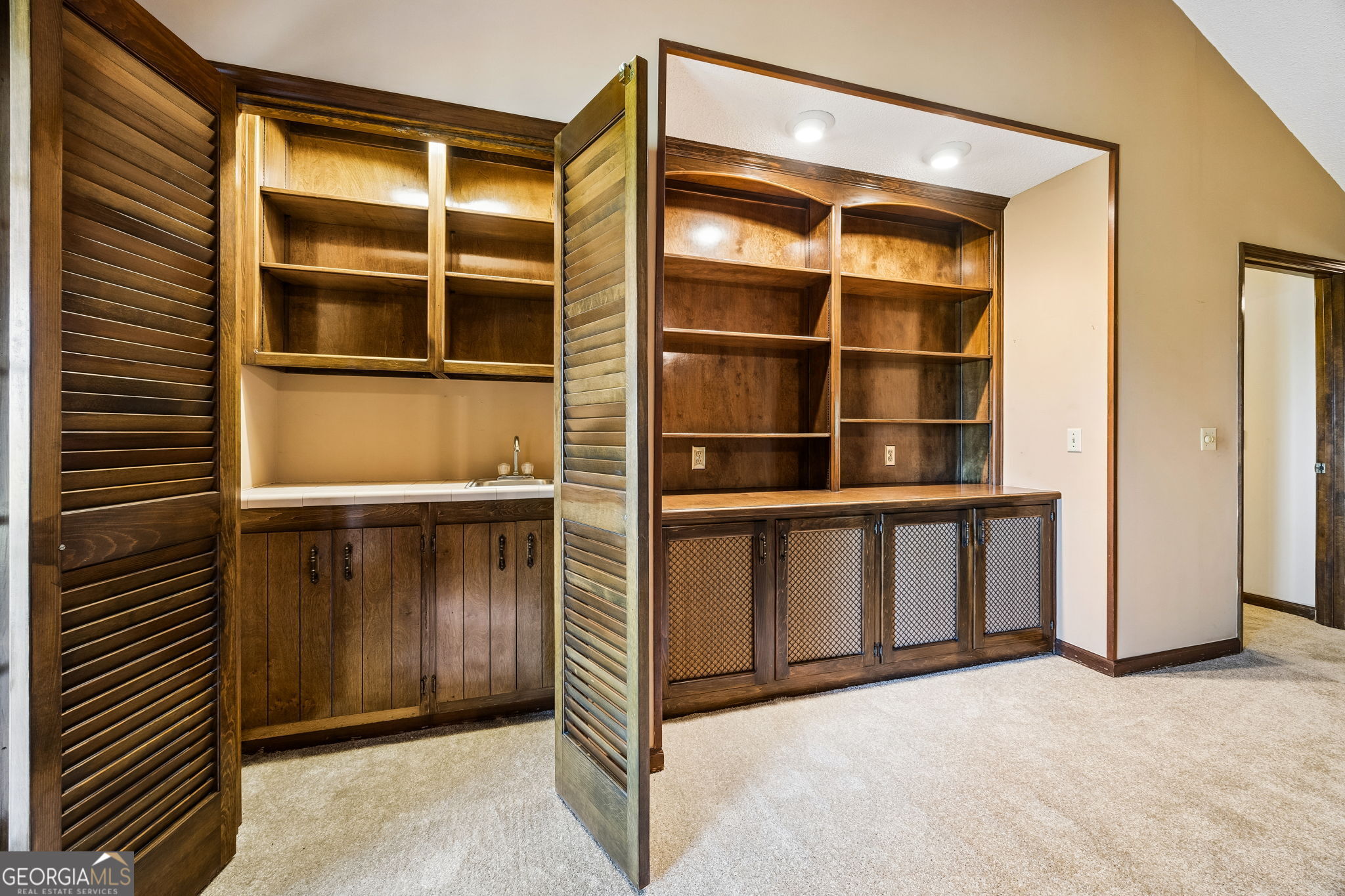 811 Park Street Property Photo 18