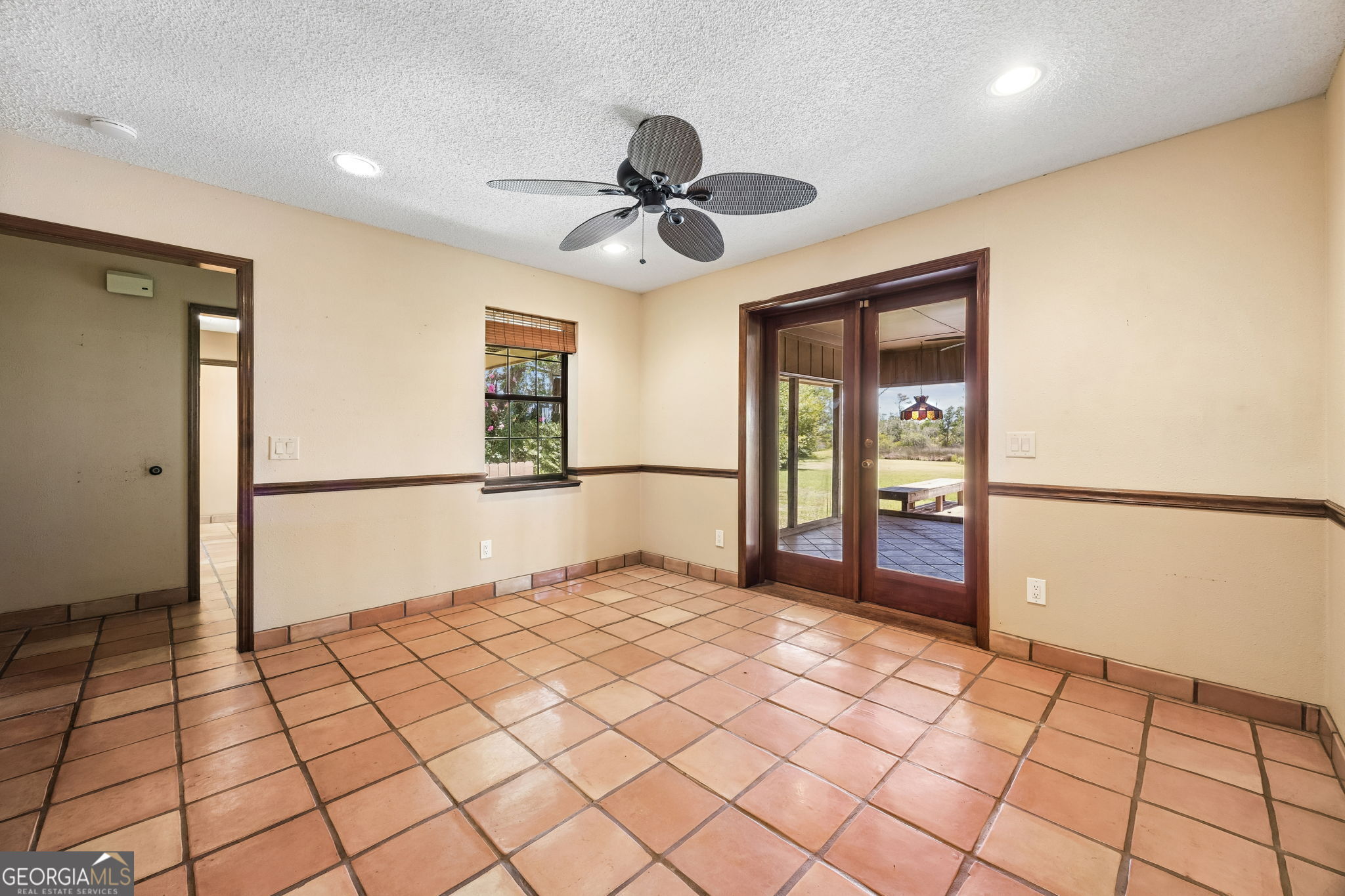 811 Park Street Property Photo 33