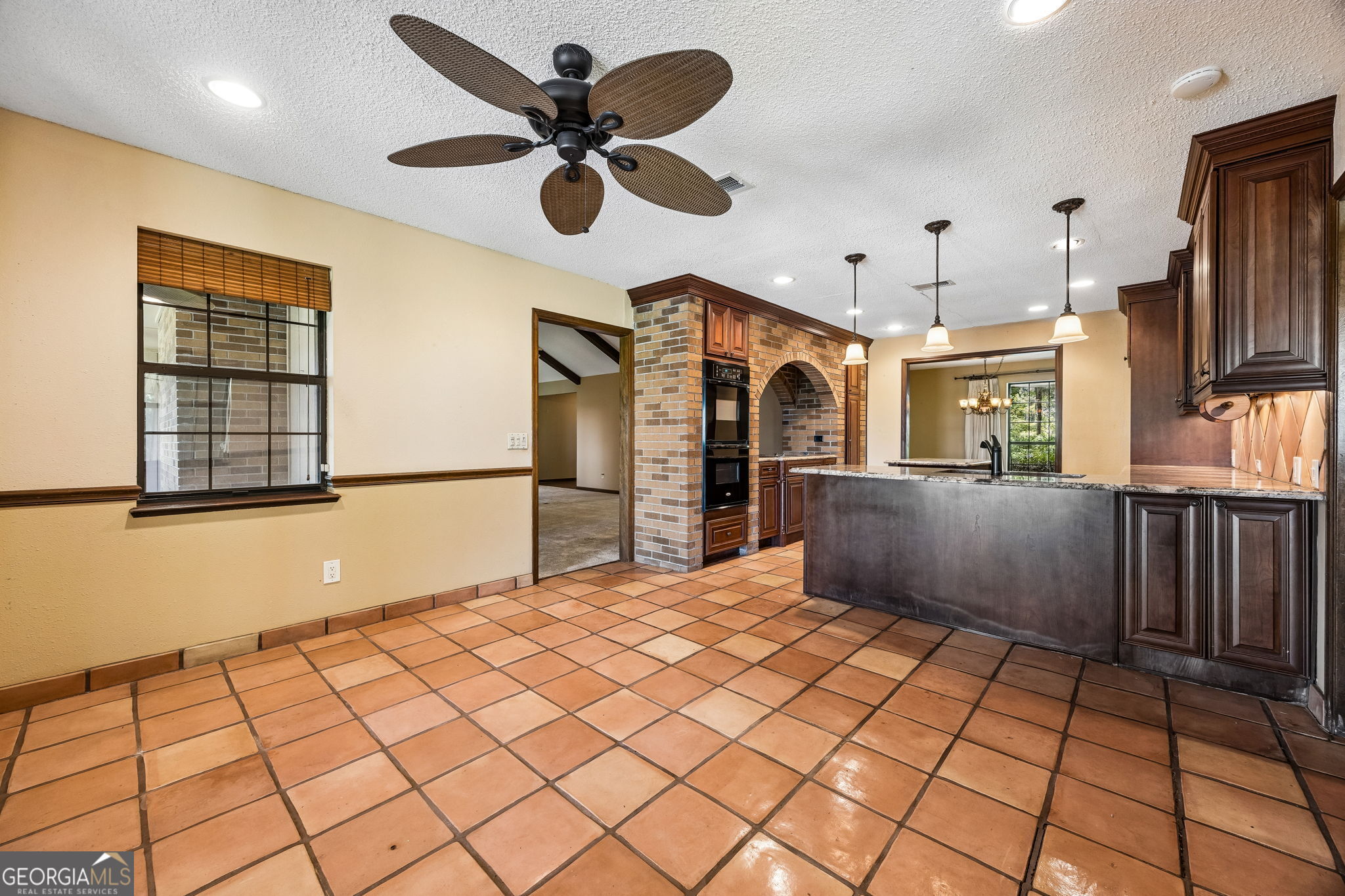 811 Park Street Property Photo 35