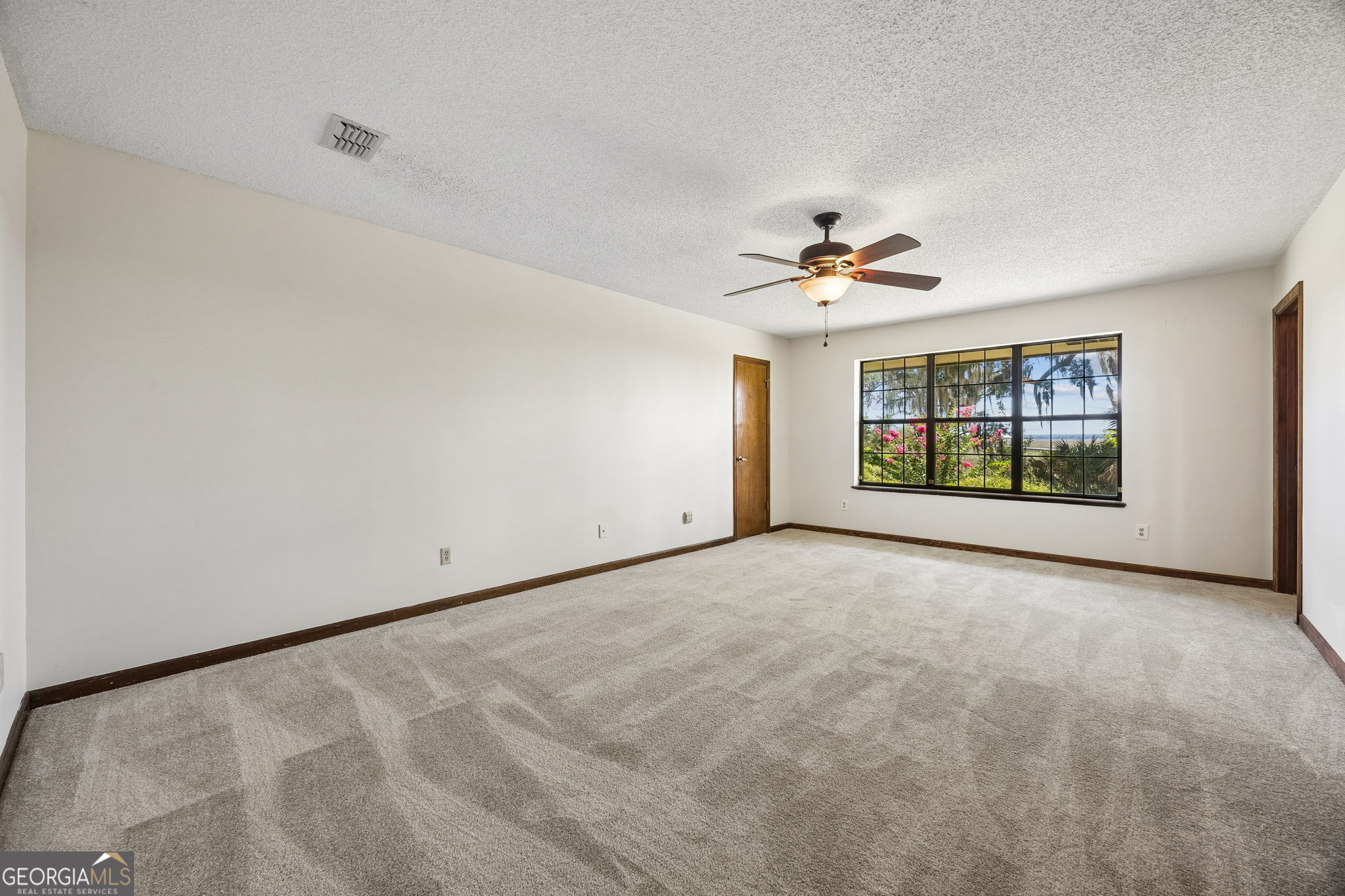 811 Park Street Property Photo 36