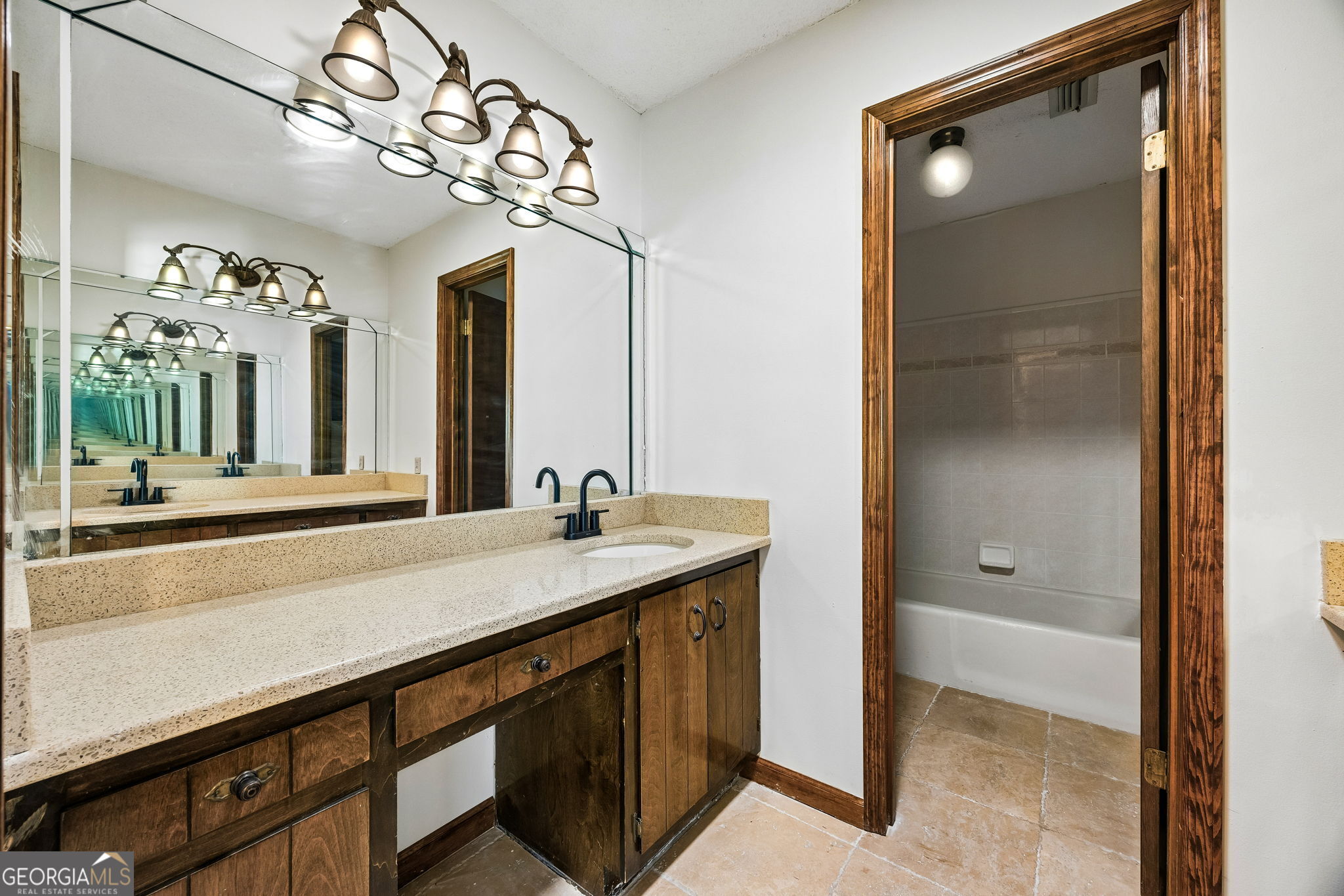 811 Park Street Property Photo 45