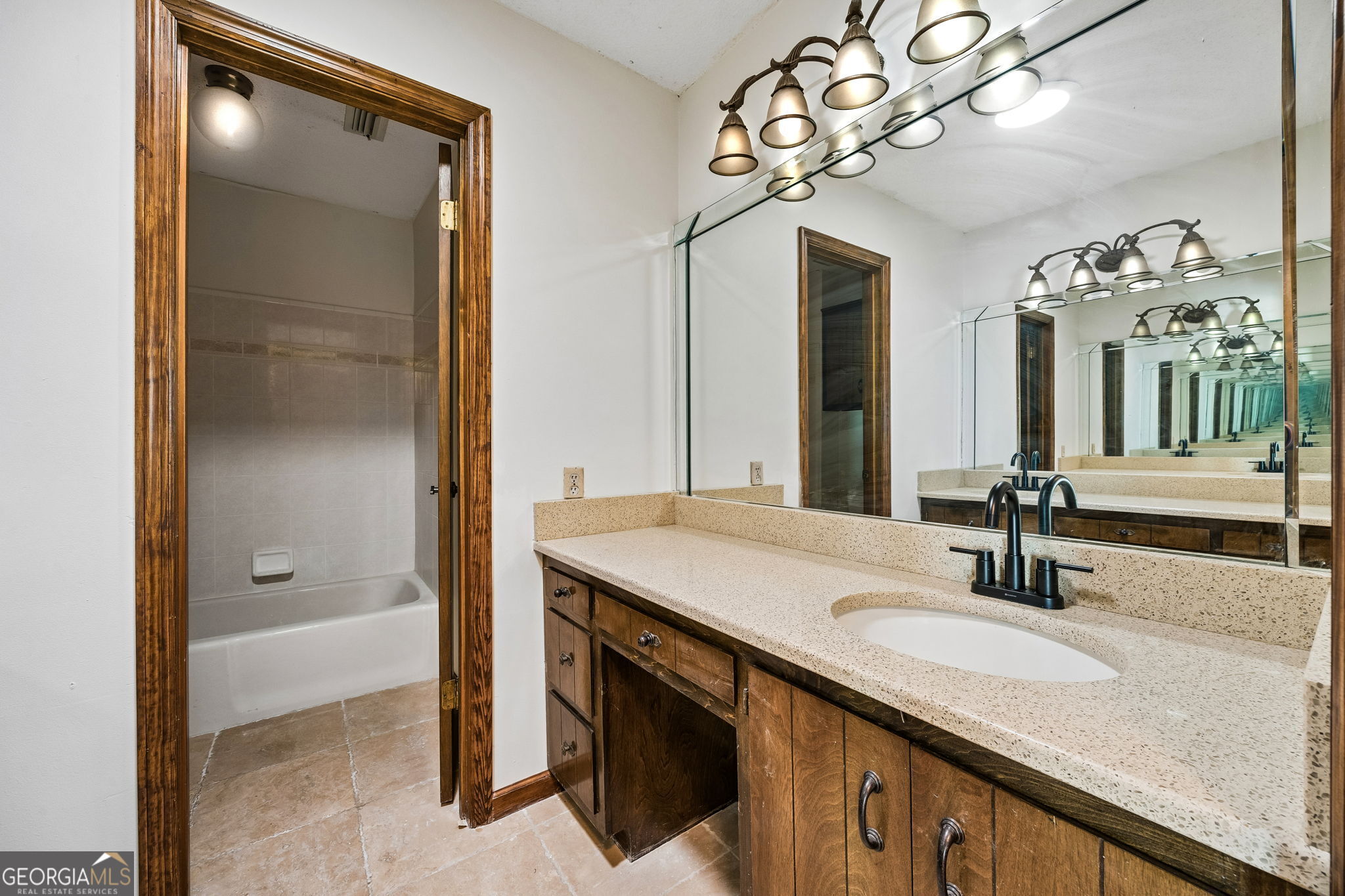 811 Park Street Property Photo 46