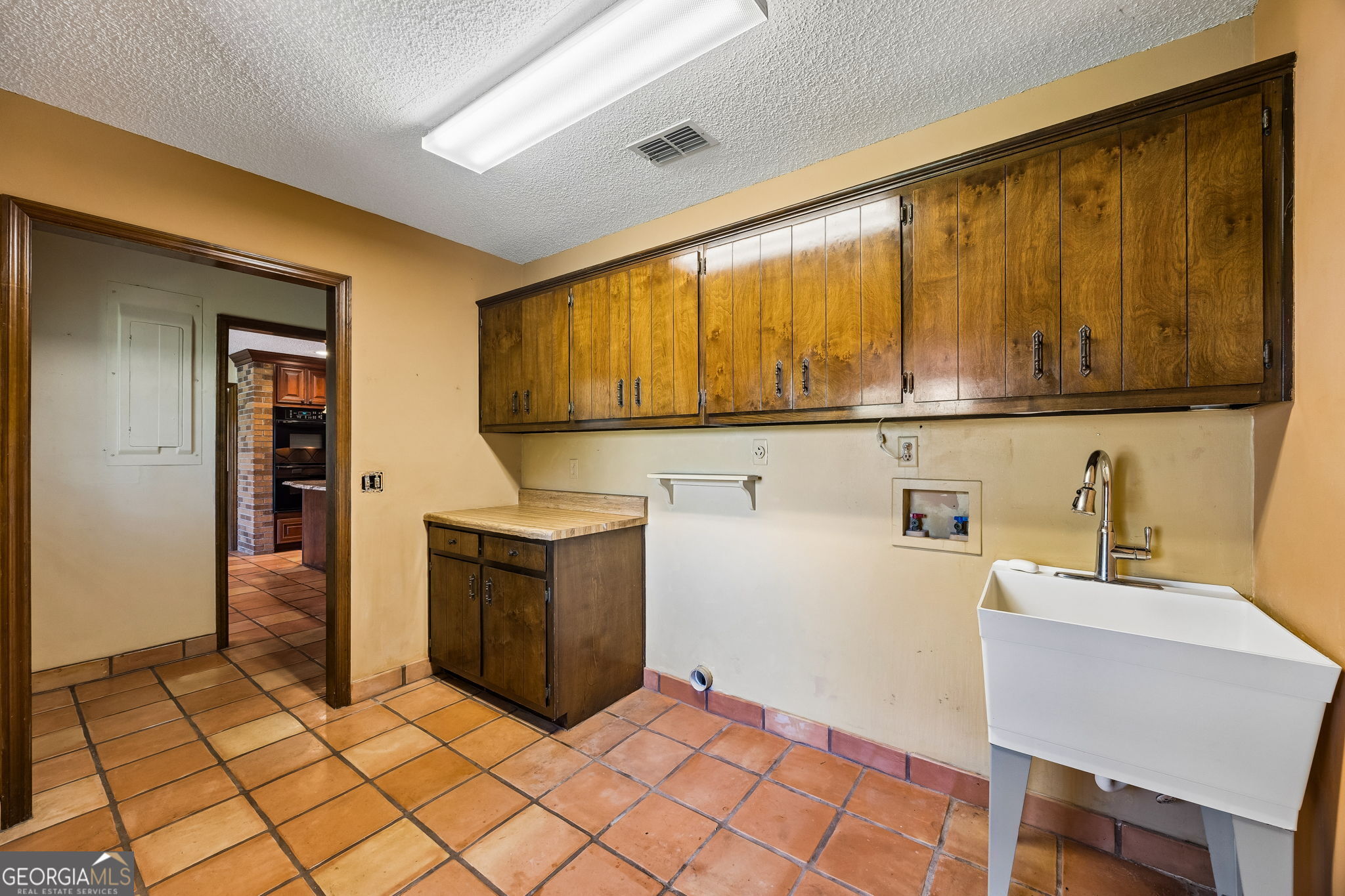 811 Park Street Property Photo 55
