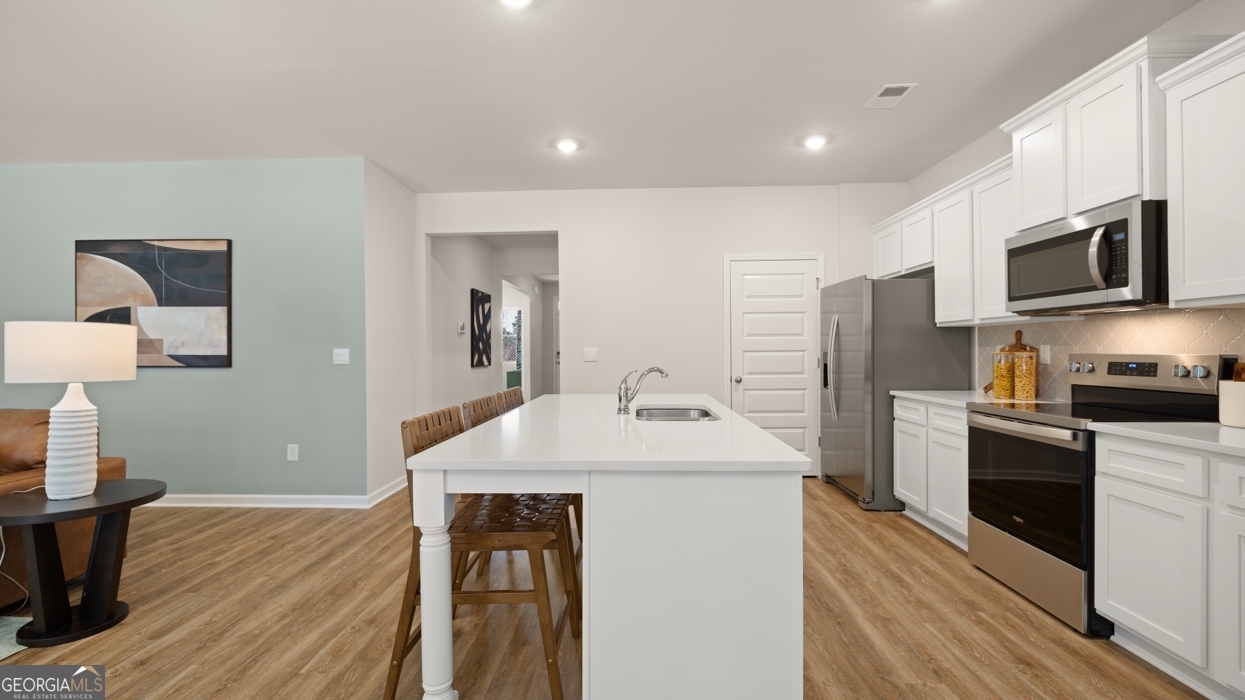170 White Spruce Way Property Photo 4