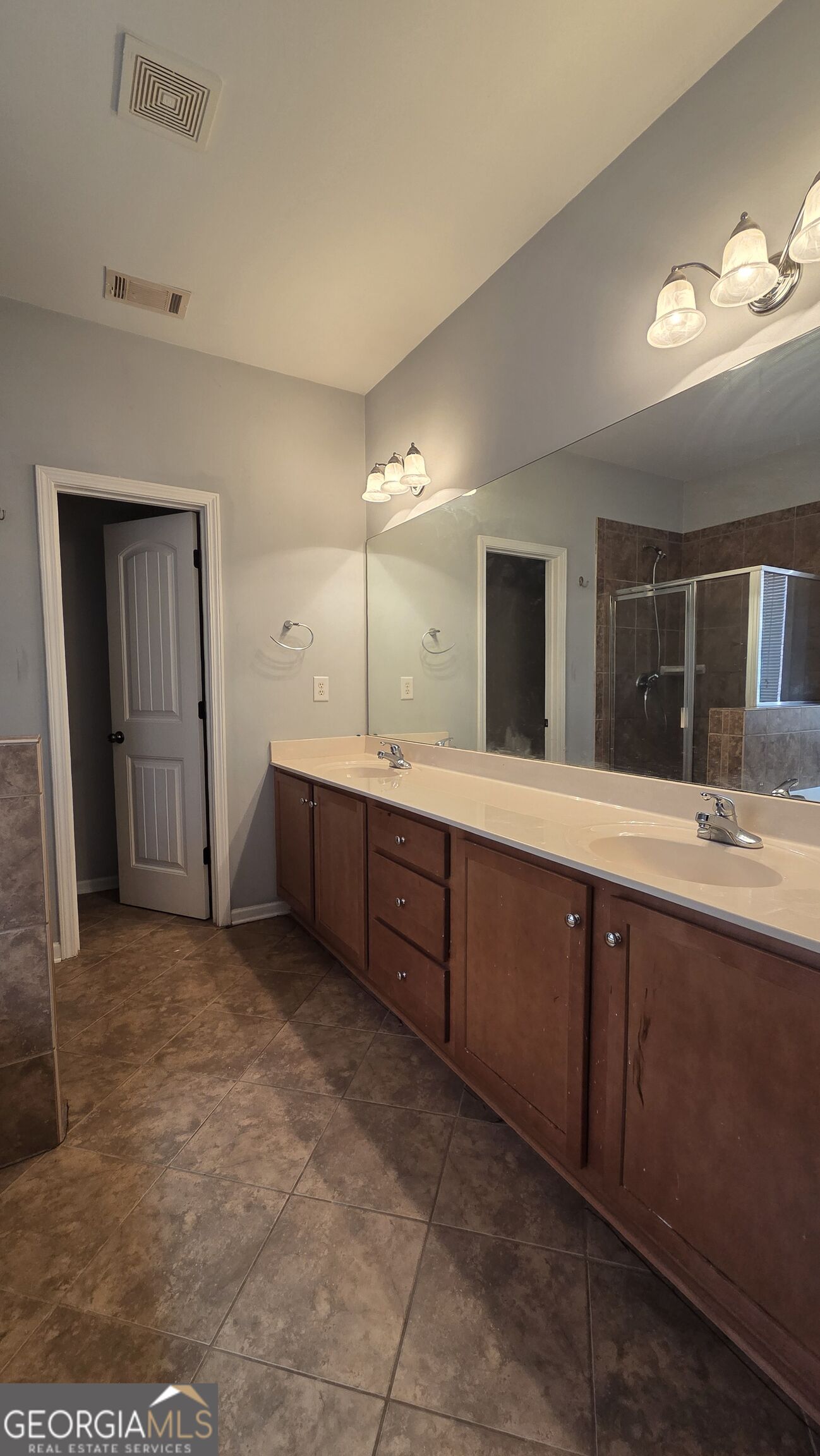 308 Ridge Pointe Drive Property Photo 11