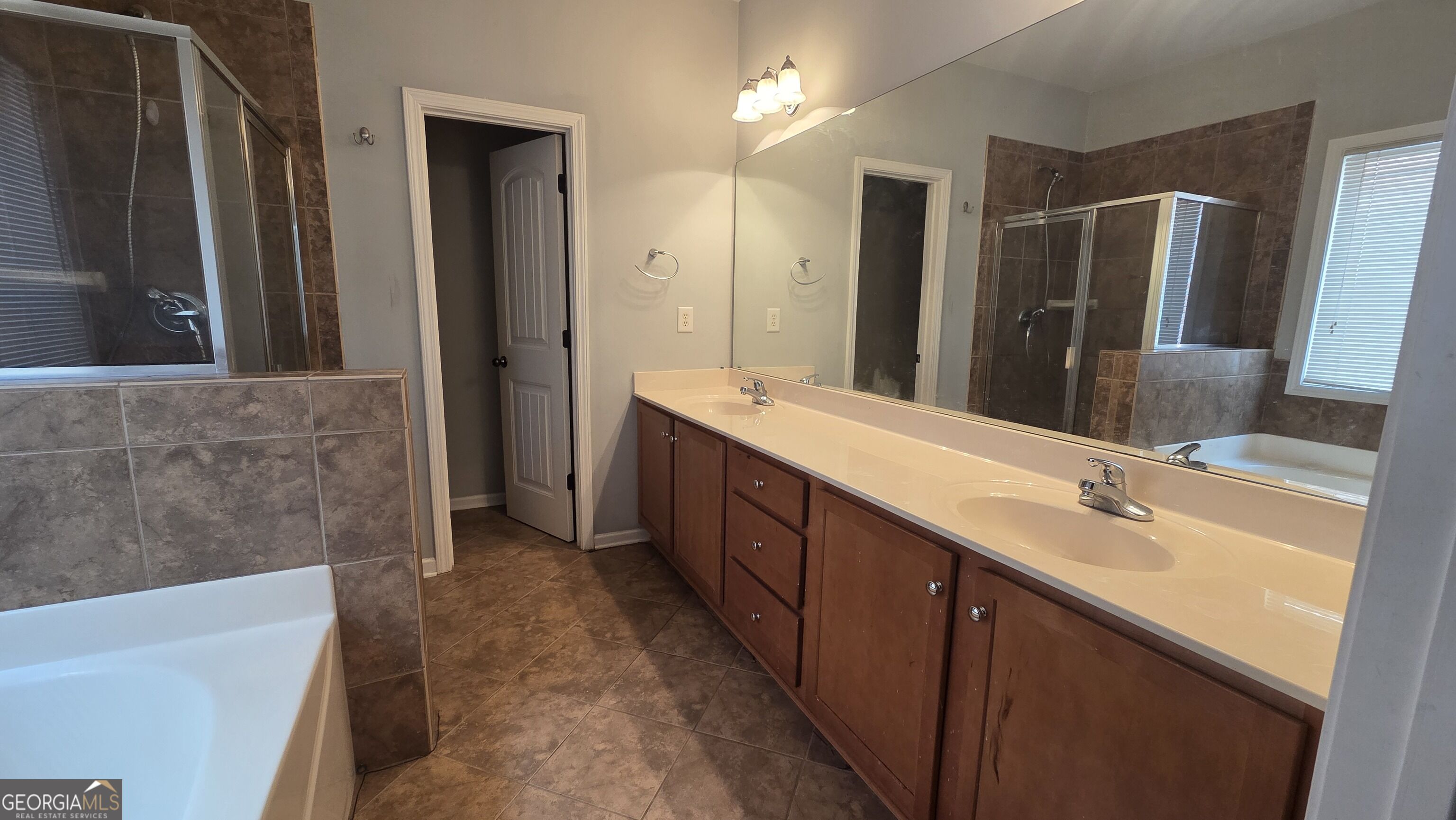 308 Ridge Pointe Drive Property Photo 12