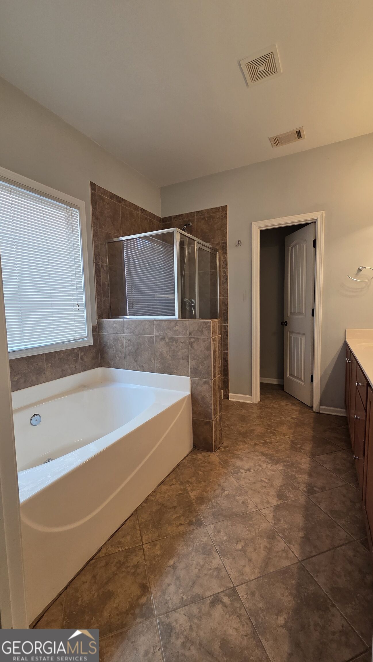 308 Ridge Pointe Drive Property Photo 13