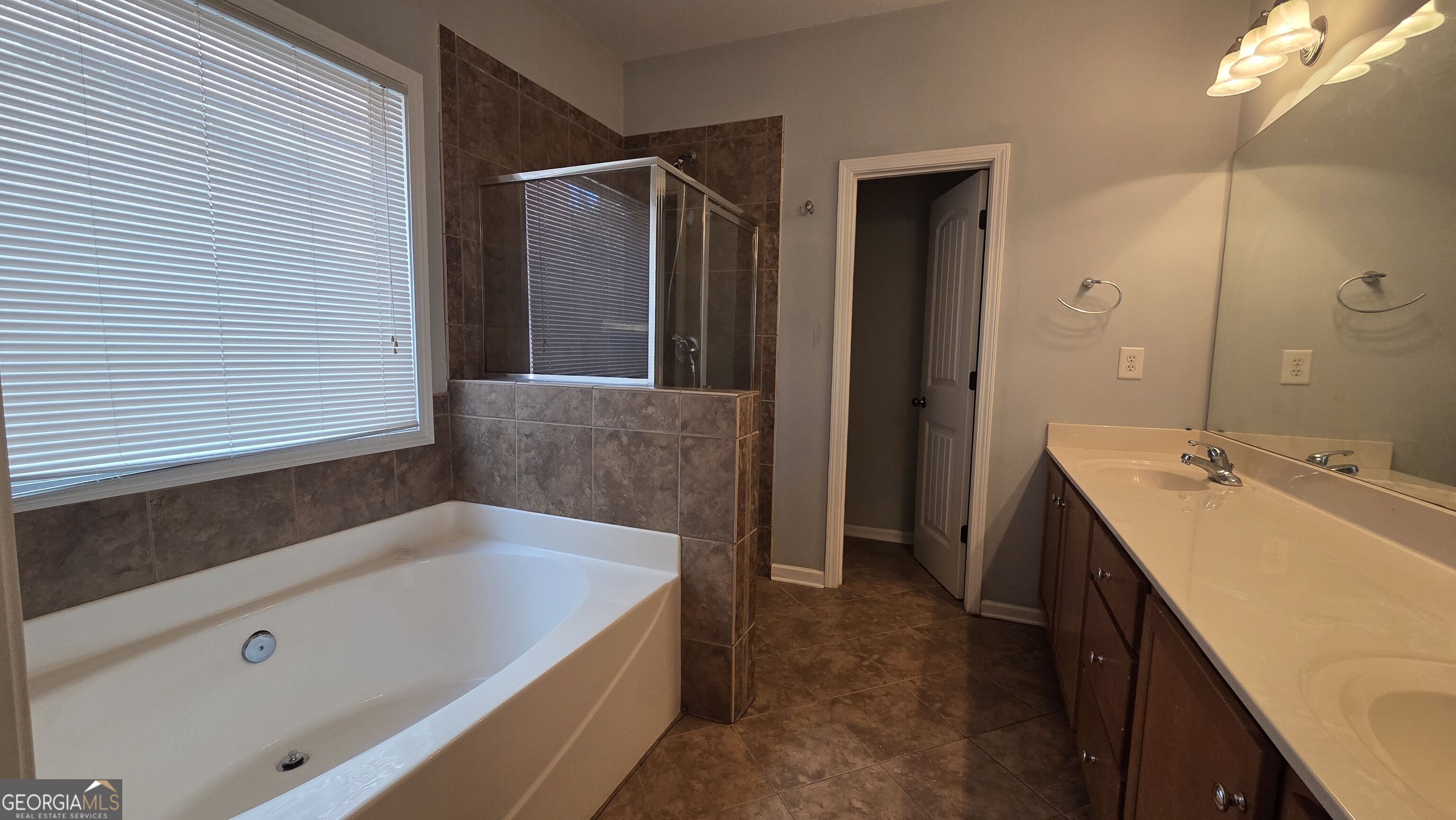 308 Ridge Pointe Drive Property Photo 14