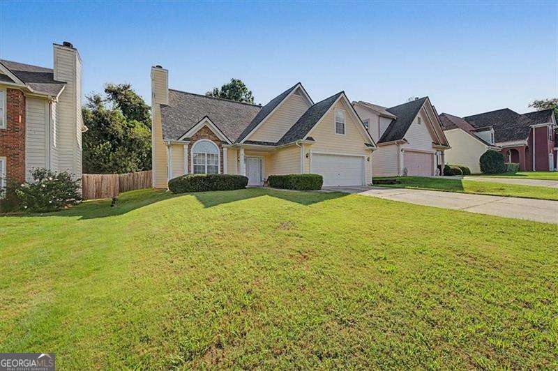 2025 Baramore Oaks Drive Property Photo 2