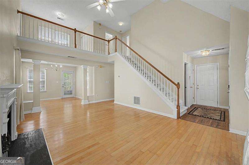 2025 Baramore Oaks Drive Property Photo 3
