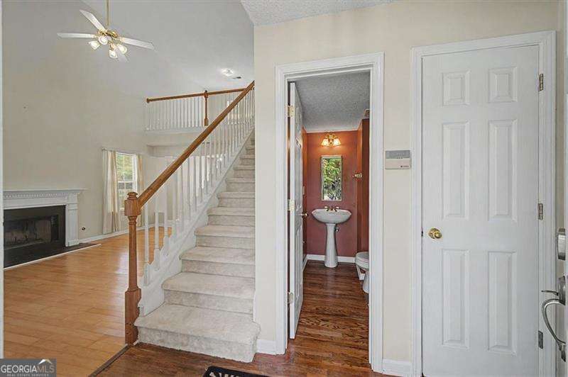 2025 Baramore Oaks Drive Property Photo 4