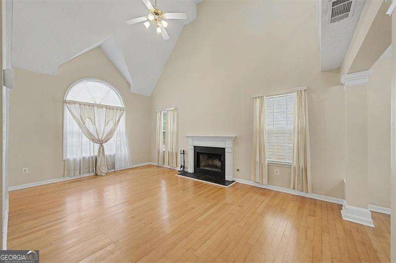 2025 Baramore Oaks Drive Property Photo 6
