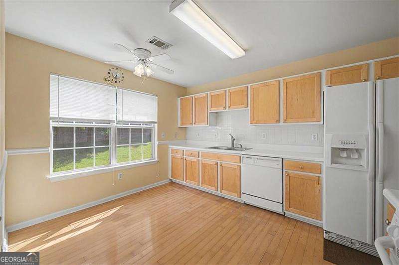 2025 Baramore Oaks Drive Property Photo 8