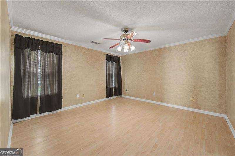 2025 Baramore Oaks Drive Property Photo 12