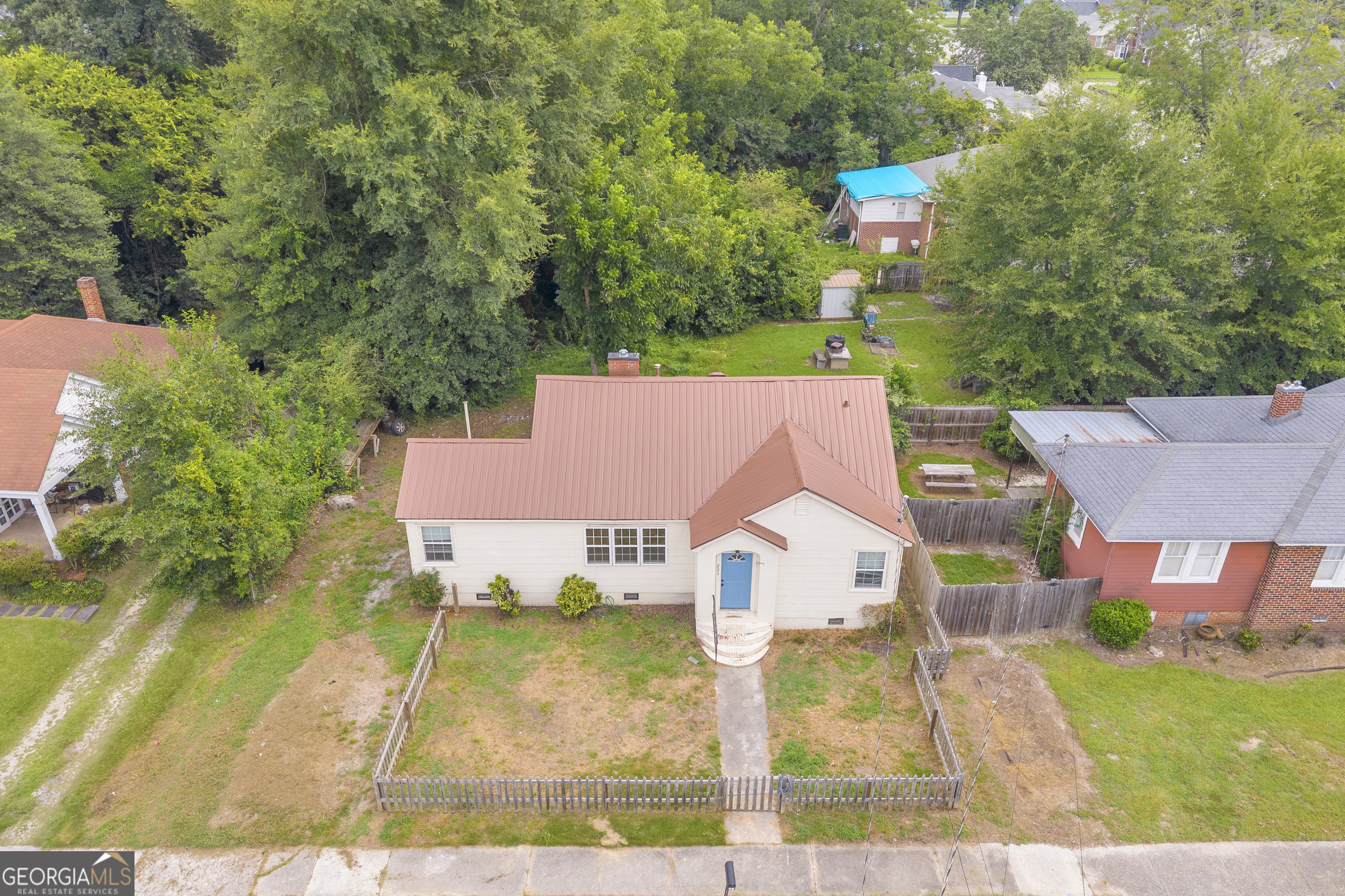 221 Edwards Street Property Photo 2